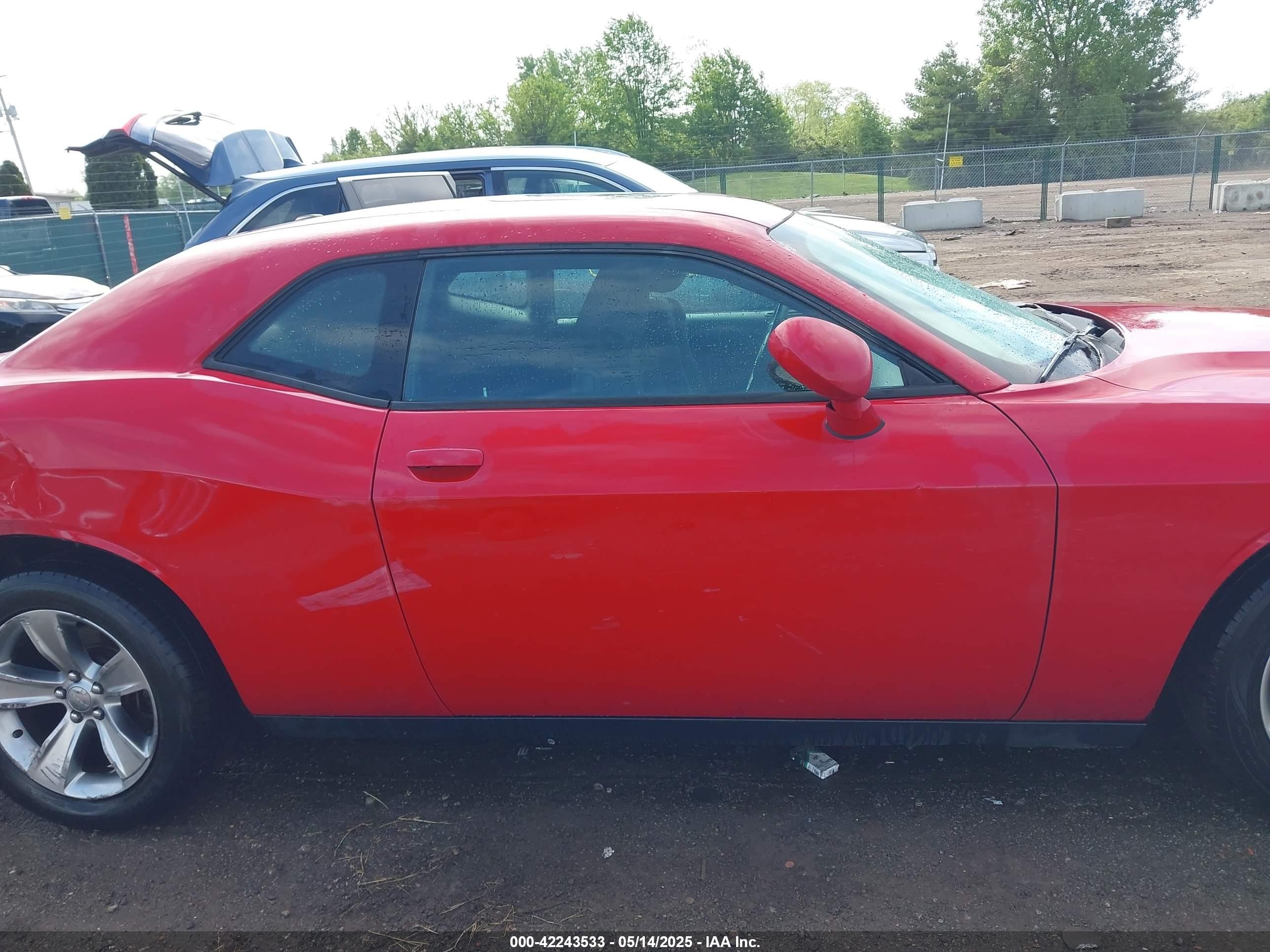 2015 Dodge Challenger Sxt Red vin: 2C3CDZAG3FH723612