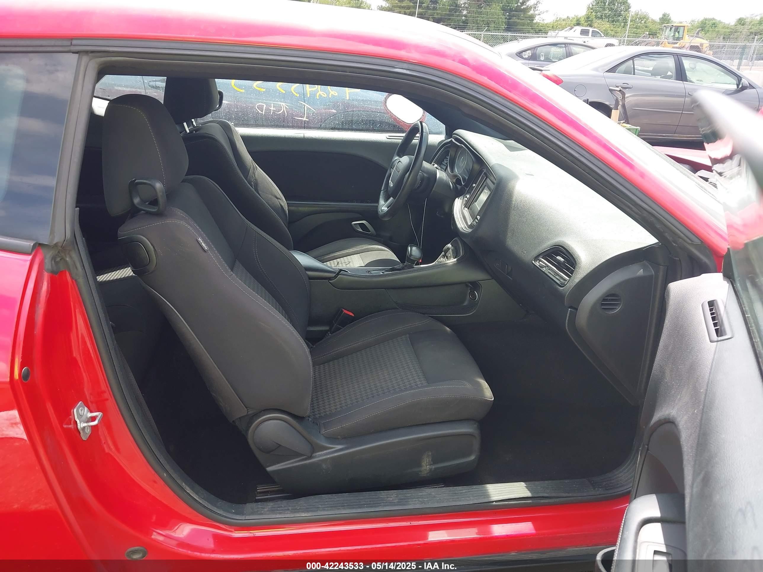 2015 Dodge Challenger Sxt Red vin: 2C3CDZAG3FH723612