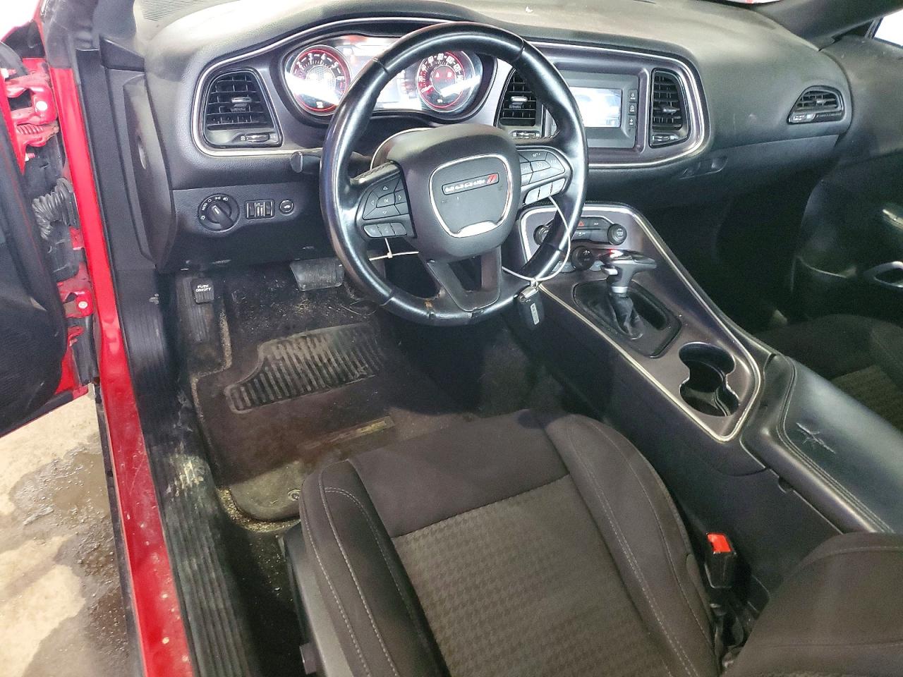2015 Dodge Challenger Sxt Red vin: 2C3CDZAG3FH723612