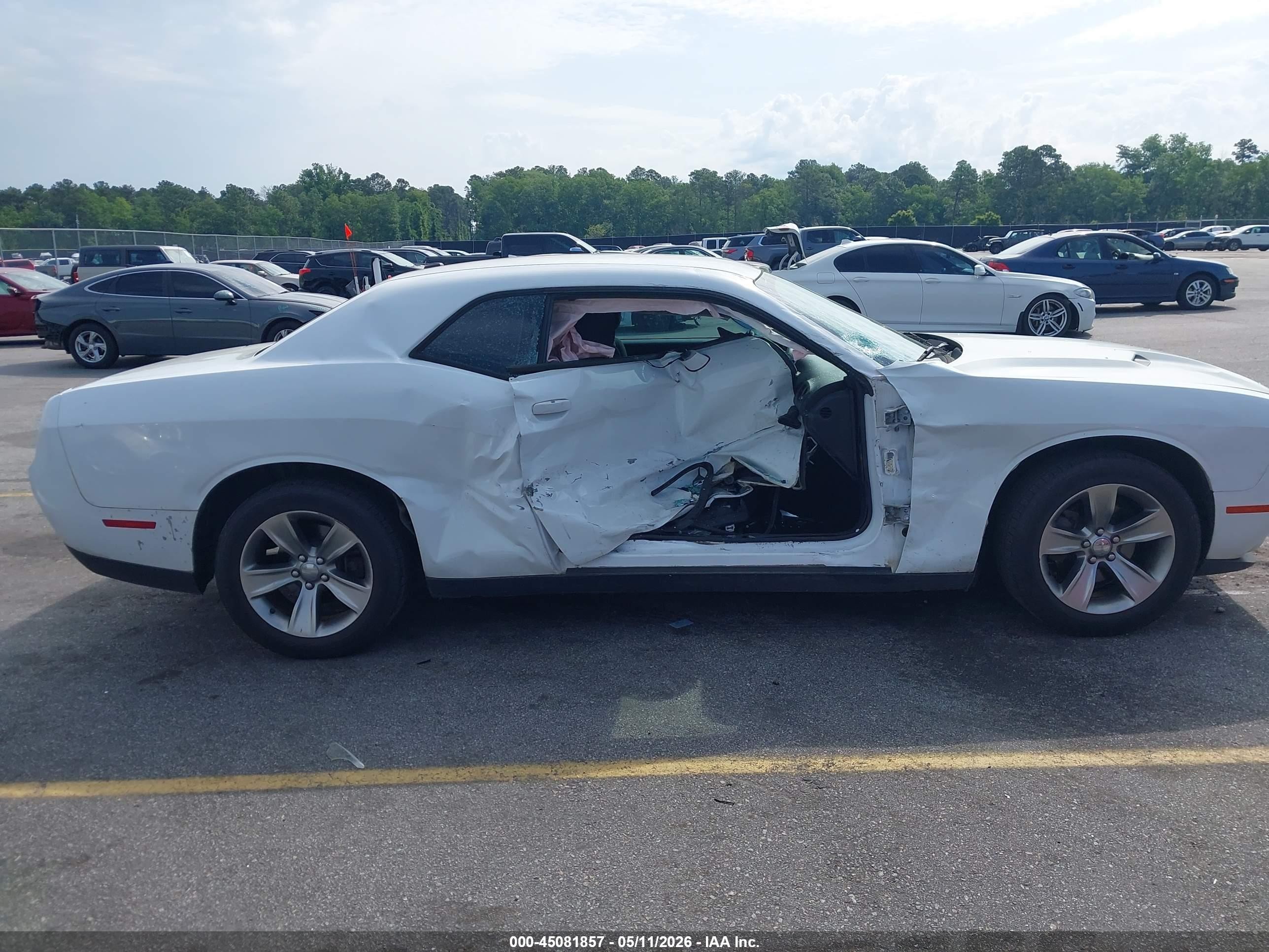 2015 Dodge Challenger Sxt White vin: 2C3CDZAG3FH822026
