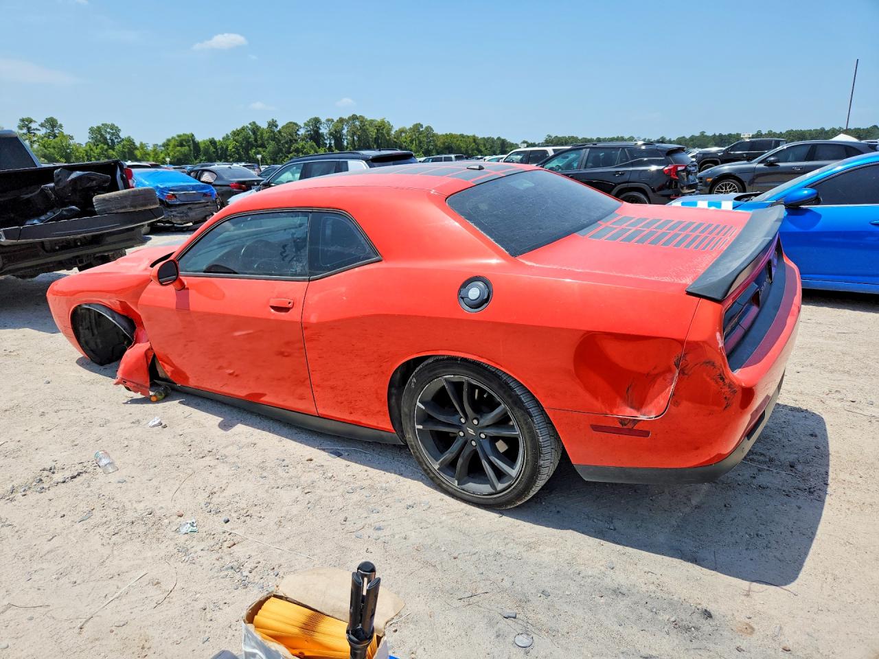 2017 Dodge Challenger Sxt Оранжевый vin: 2C3CDZAG3HH527527