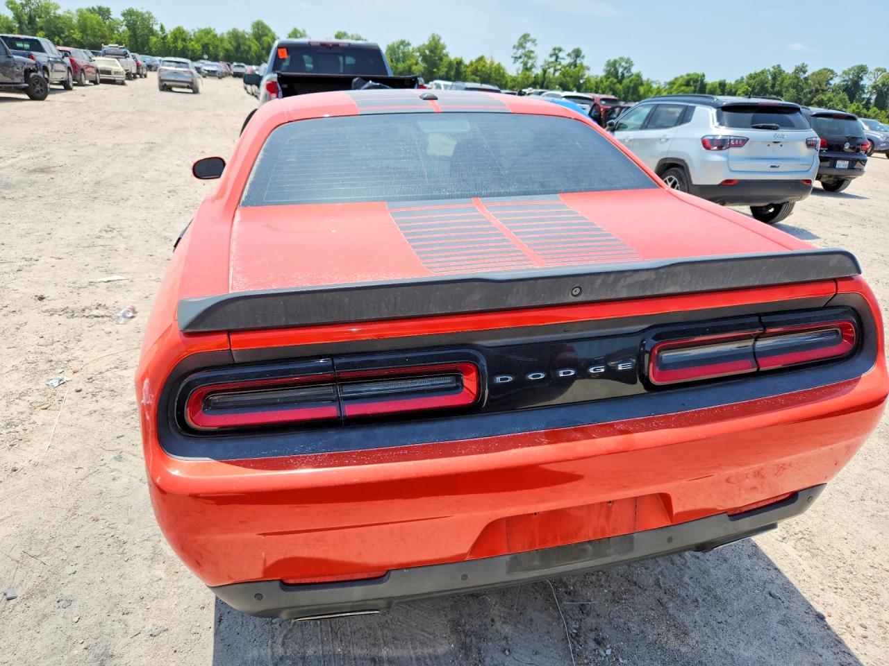2017 Dodge Challenger Sxt Оранжевый vin: 2C3CDZAG3HH527527
