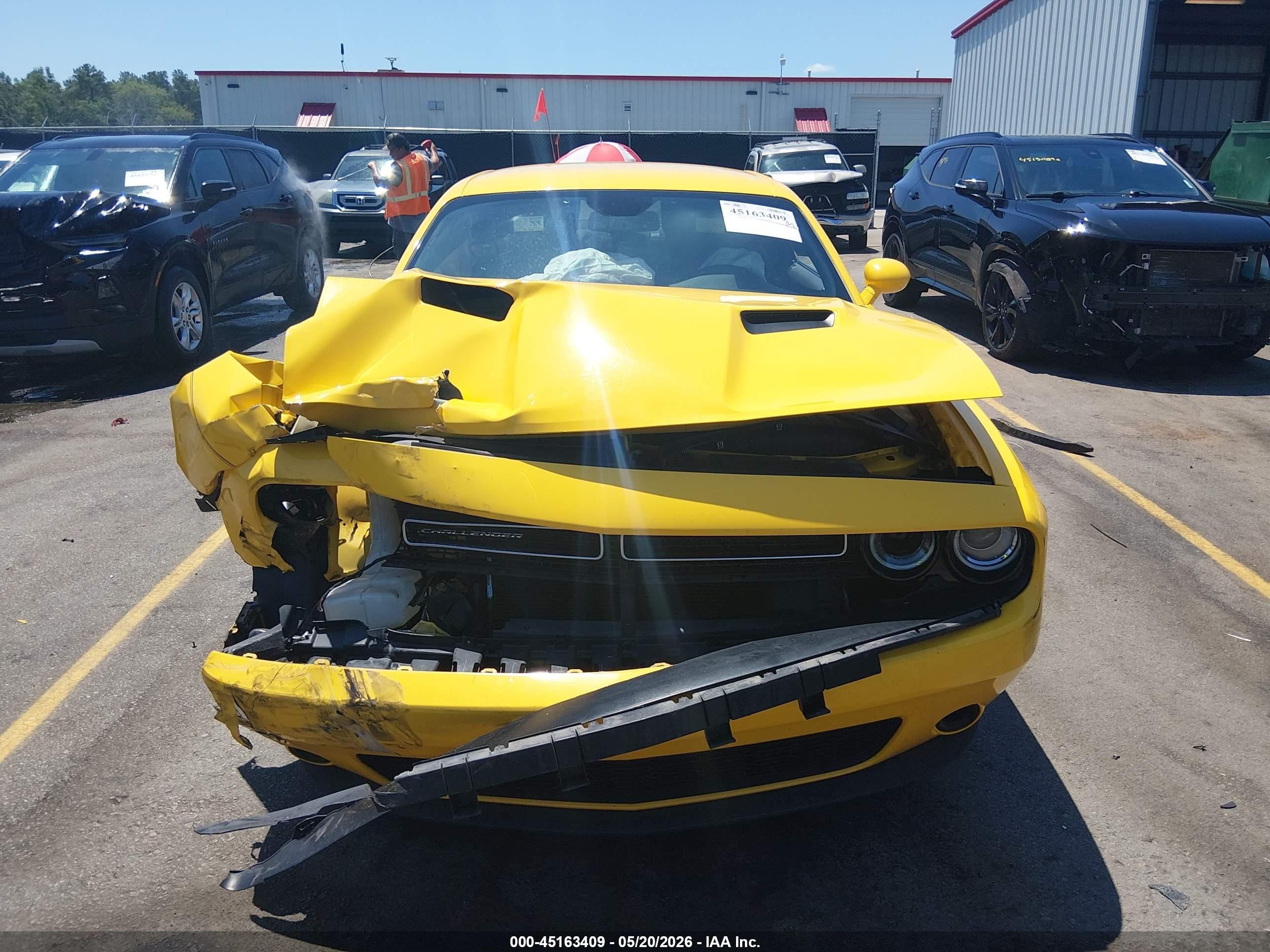 2018 Dodge Challenger Sxt Yellow vin: 2C3CDZAG3JH232868
