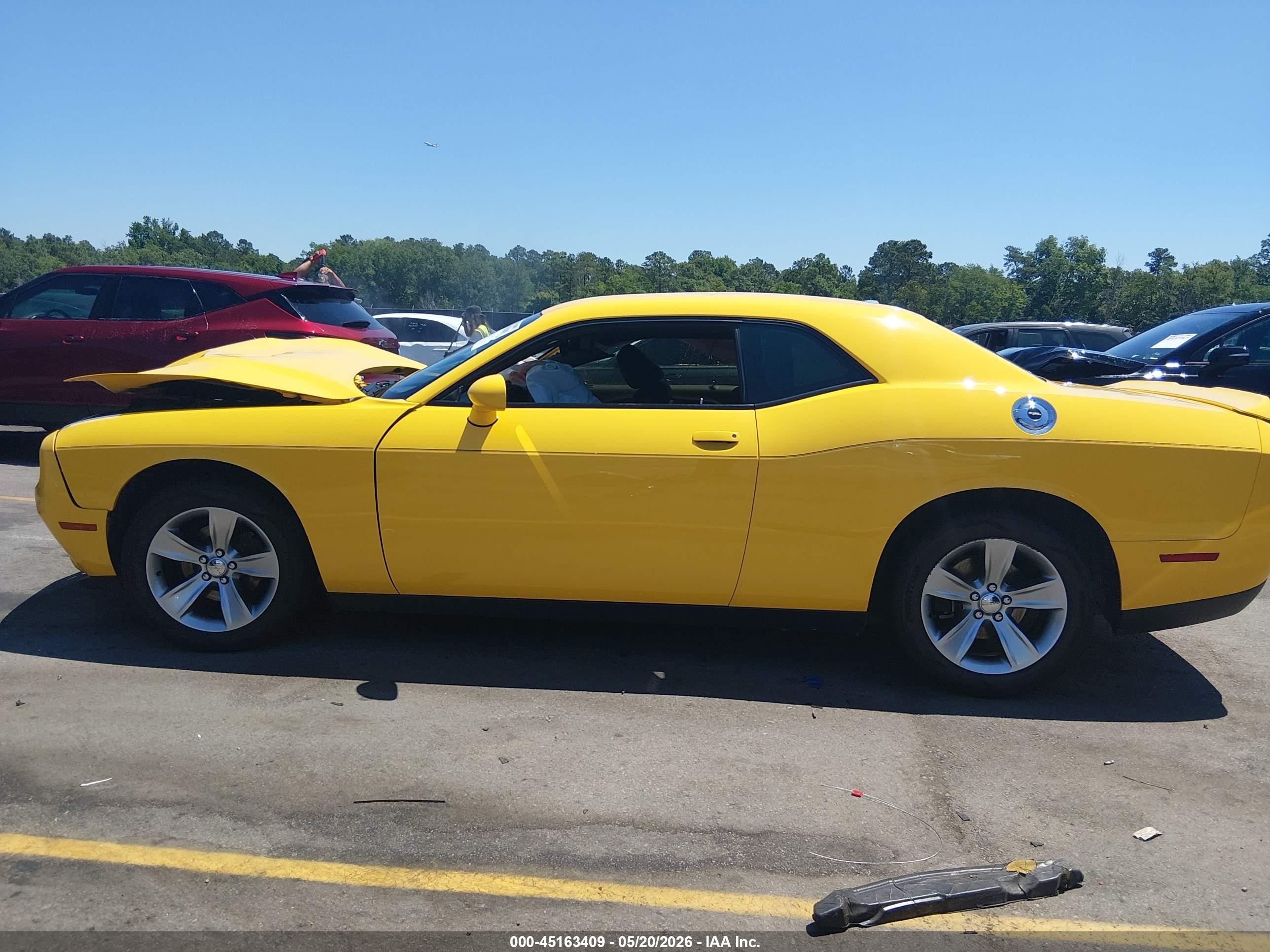 2018 Dodge Challenger Sxt Yellow vin: 2C3CDZAG3JH232868