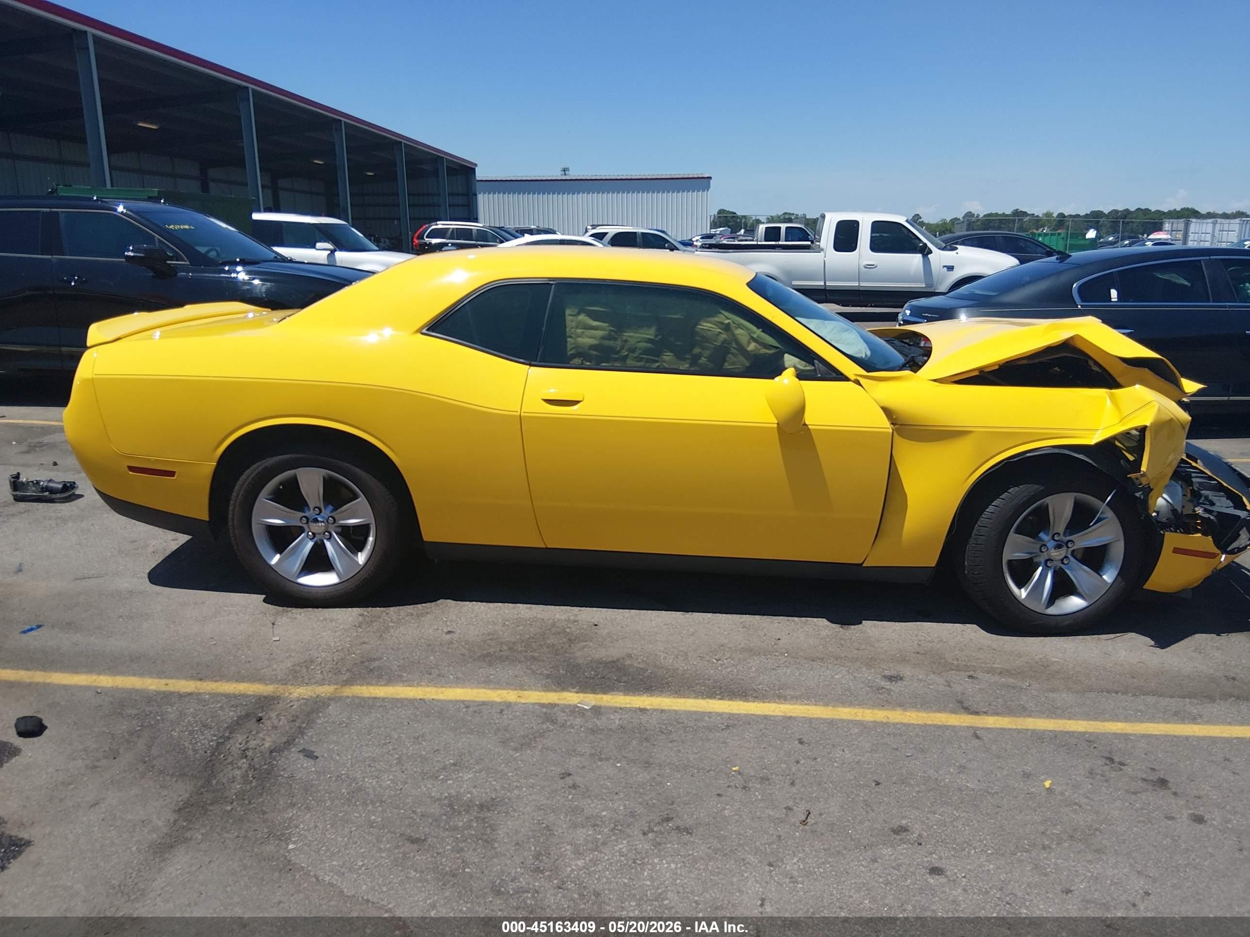 2018 Dodge Challenger Sxt Yellow vin: 2C3CDZAG3JH232868