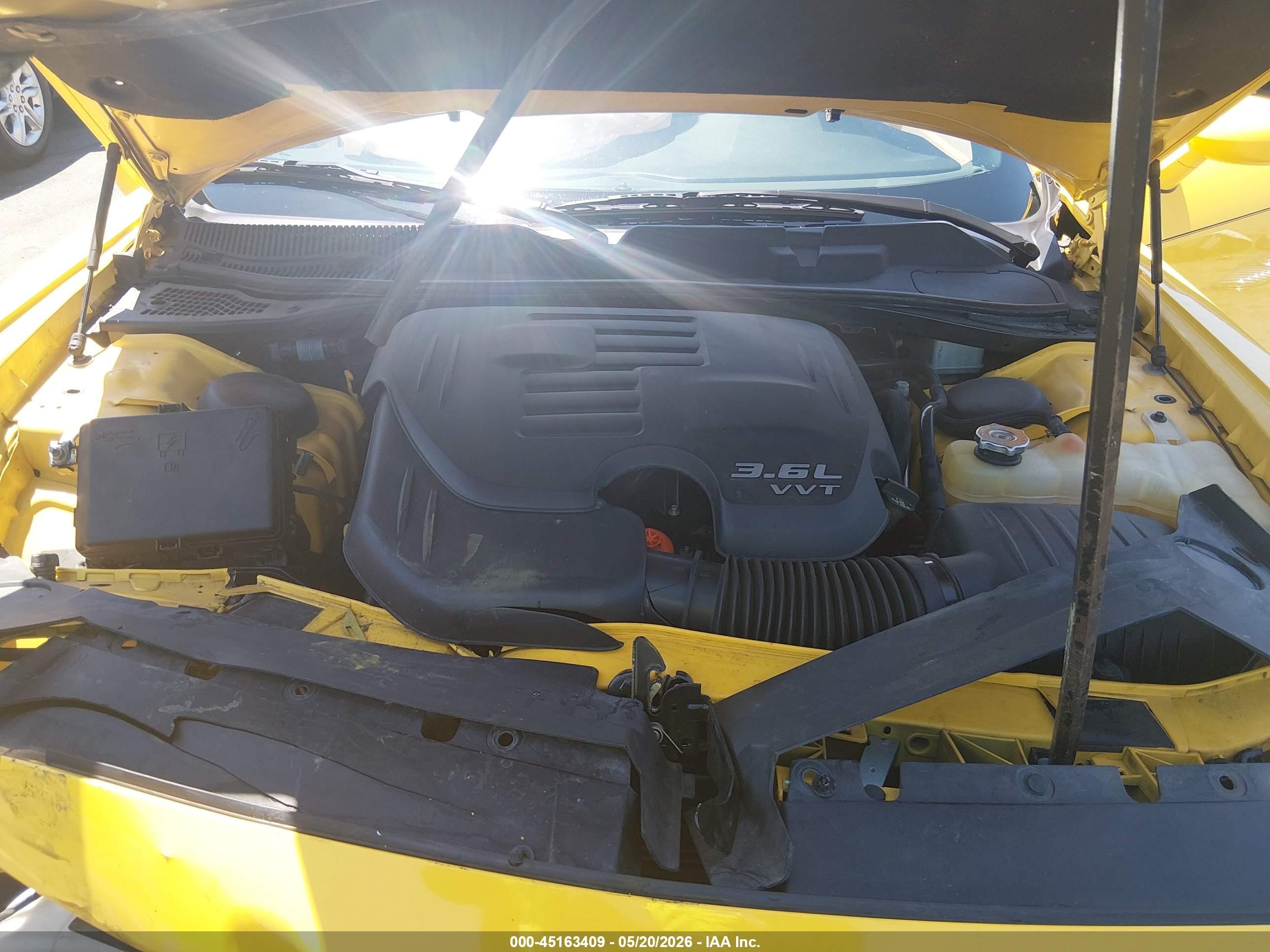 2018 Dodge Challenger Sxt Yellow vin: 2C3CDZAG3JH232868