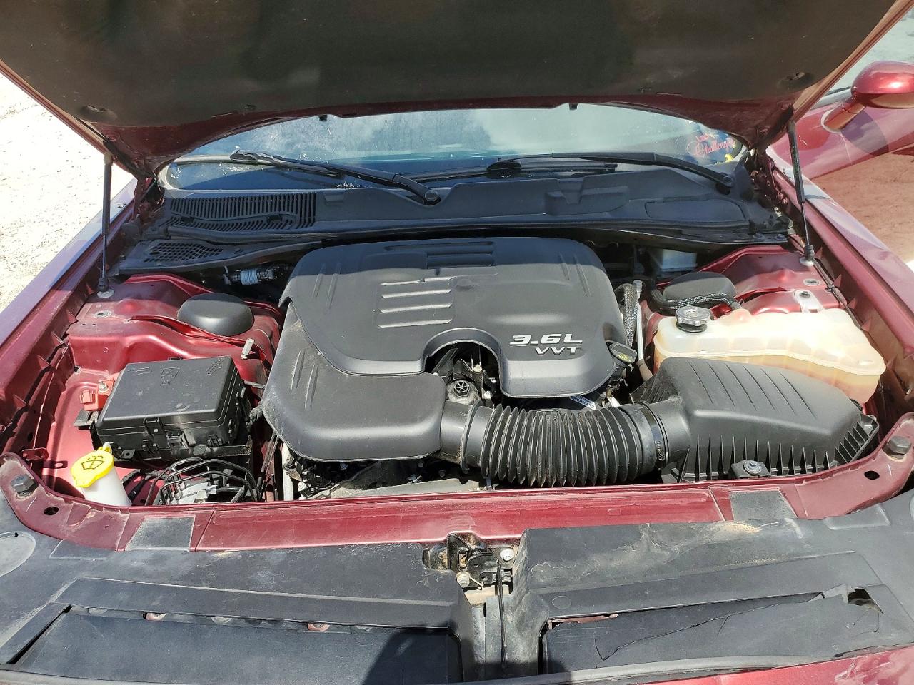2021 Dodge Challenger Sxt Maroon vin: 2C3CDZAG3MH564393