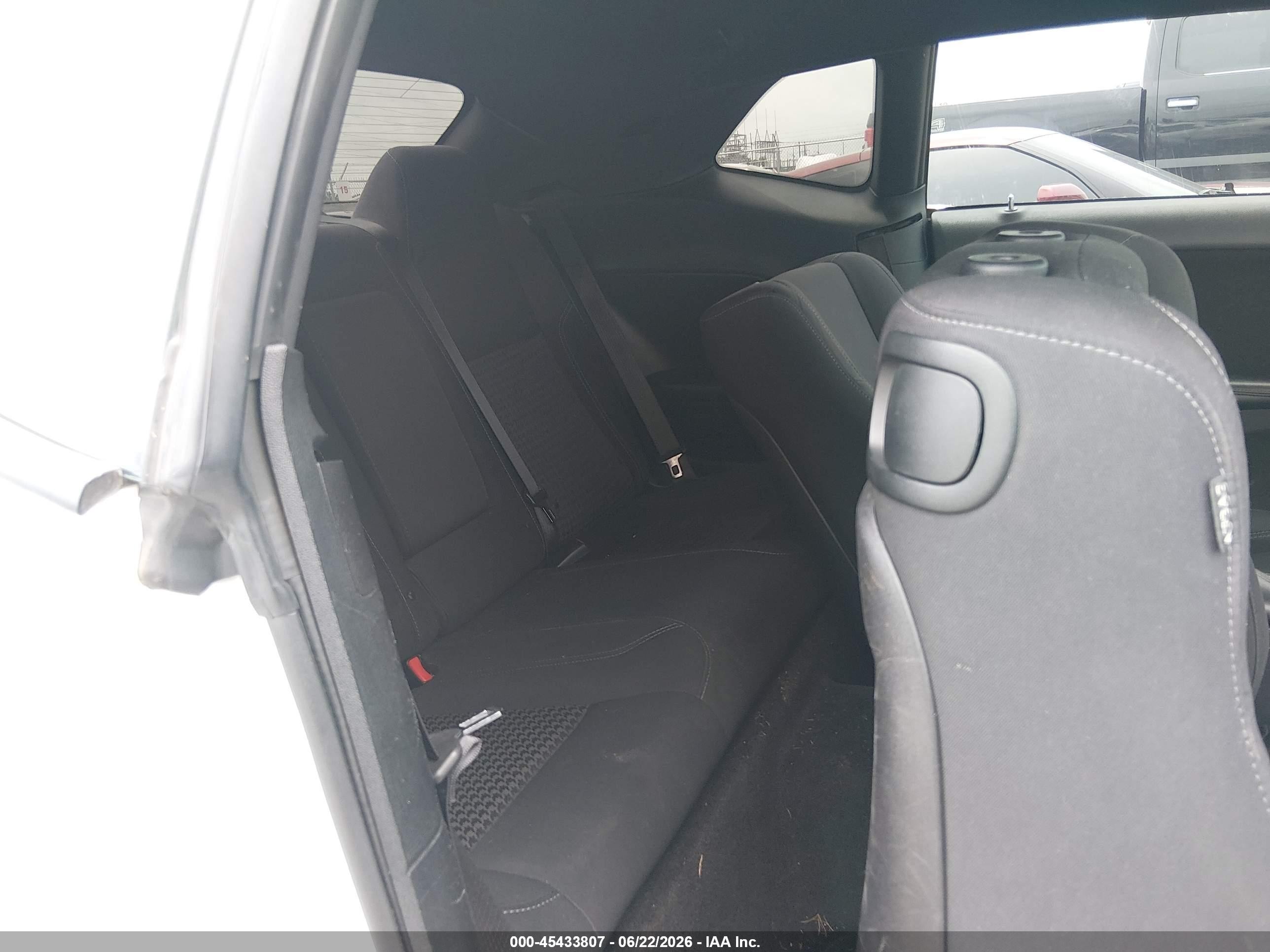 2015 Dodge Challenger Sxt White vin: 2C3CDZAG4FH712277
