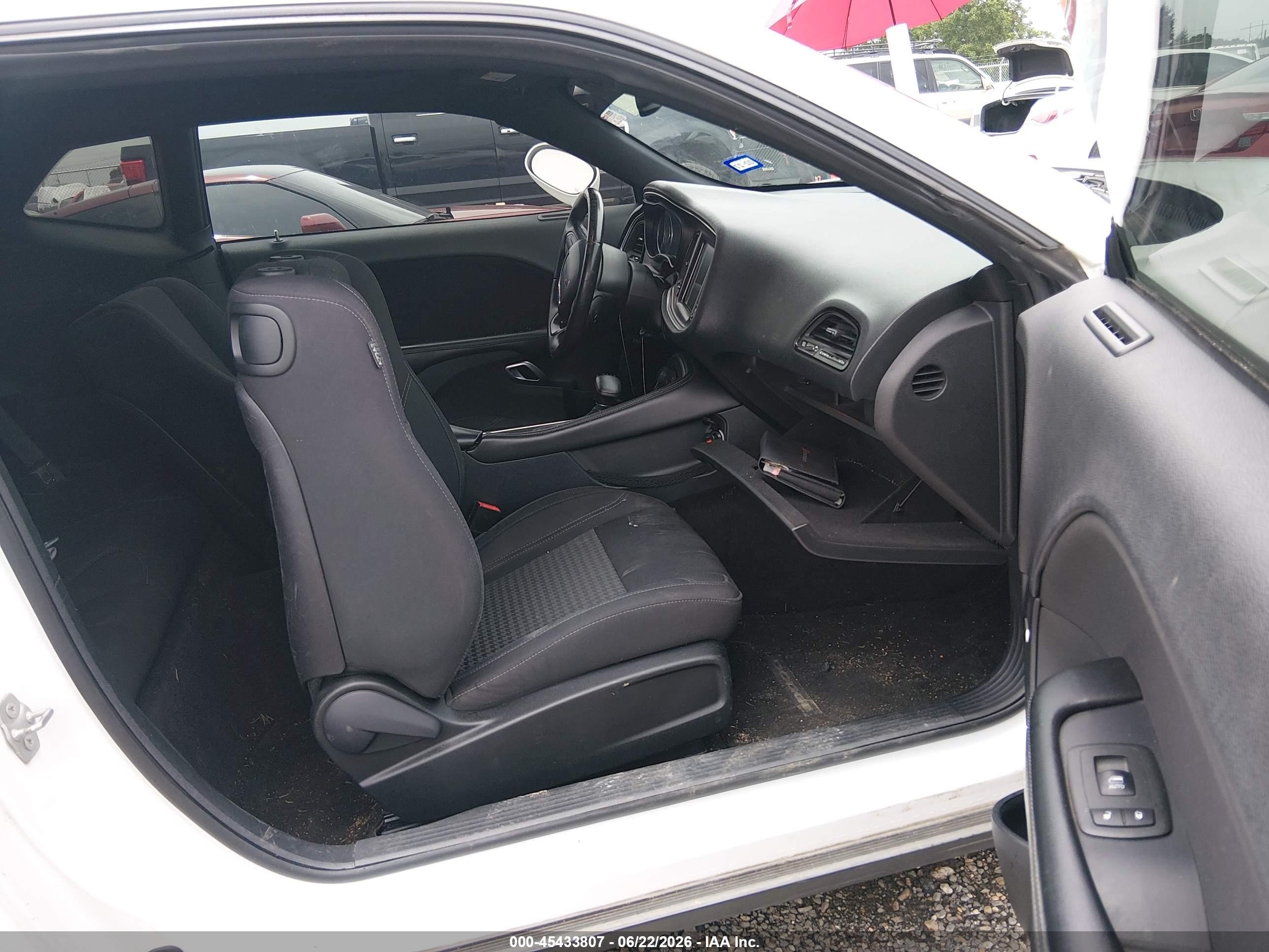 2015 Dodge Challenger Sxt White vin: 2C3CDZAG4FH712277