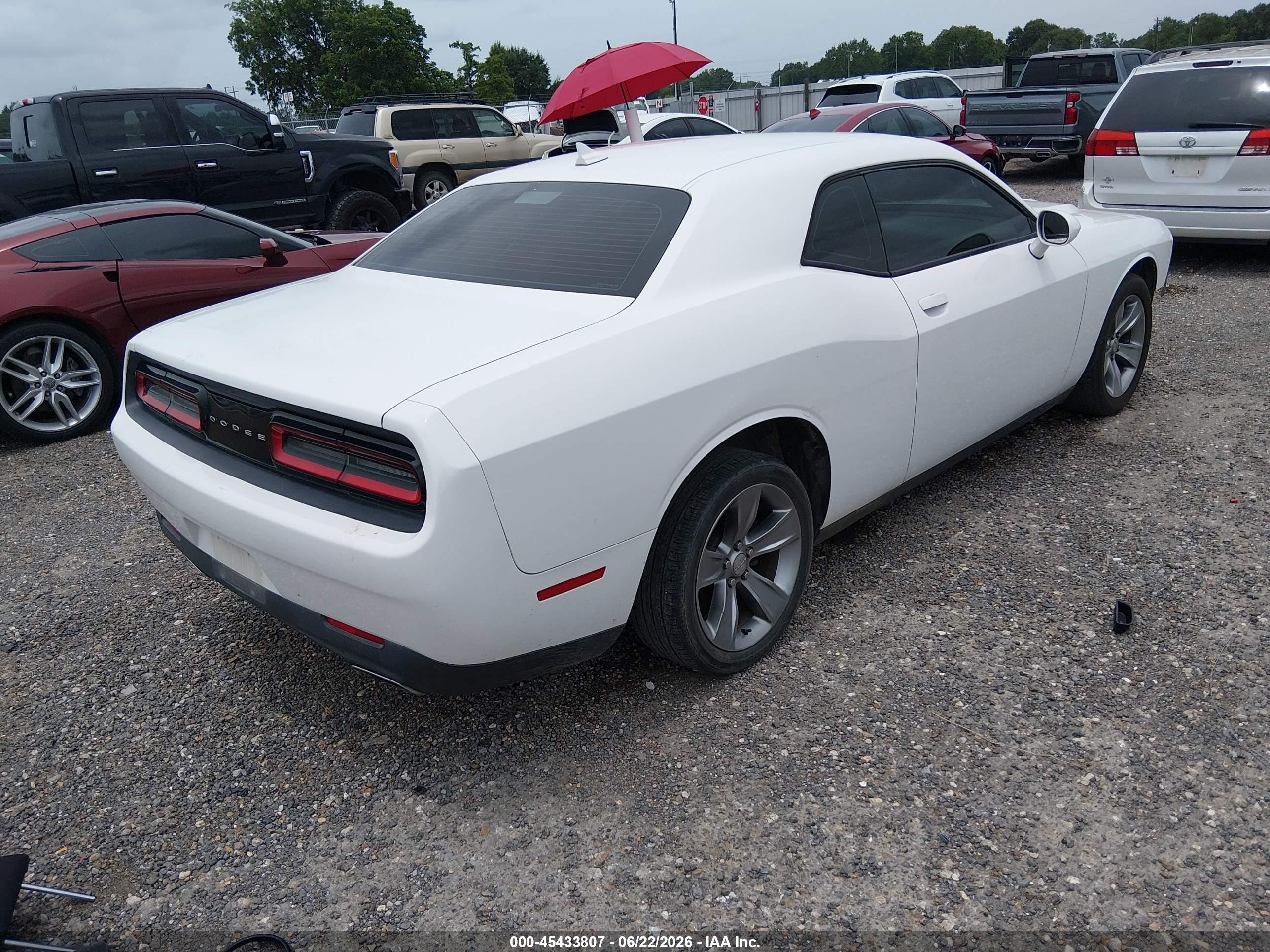 2015 Dodge Challenger Sxt White vin: 2C3CDZAG4FH712277