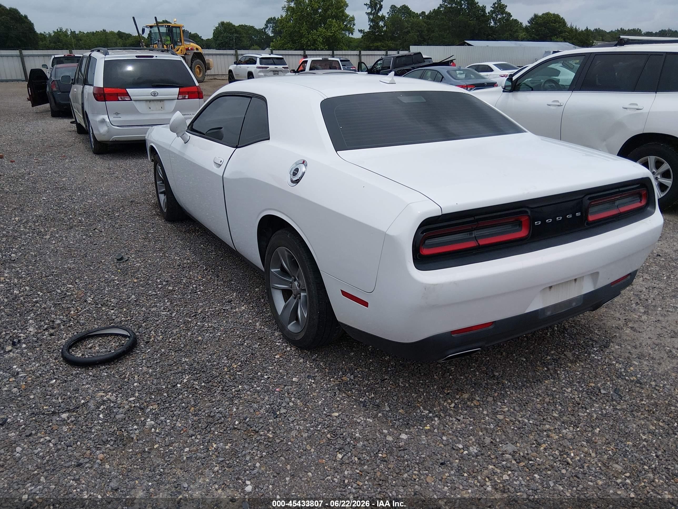 2015 Dodge Challenger Sxt White vin: 2C3CDZAG4FH712277