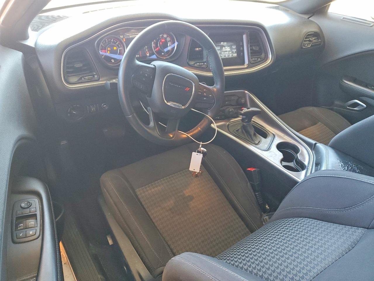 2015 Dodge Challenger Sxt White vin: 2C3CDZAG4FH740306