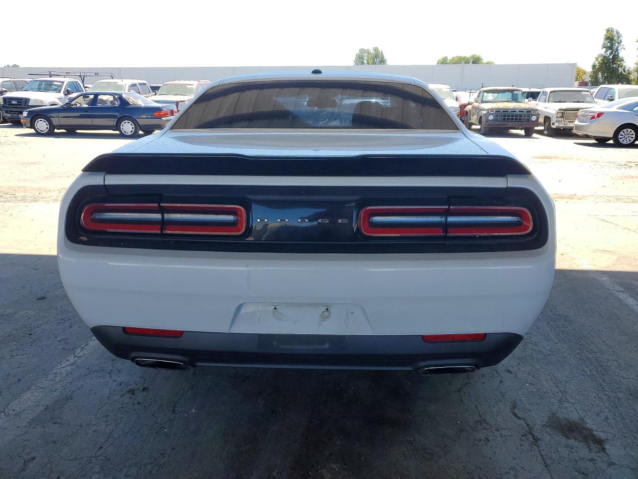 2015 Dodge Challenger Sxt White vin: 2C3CDZAG4FH740306