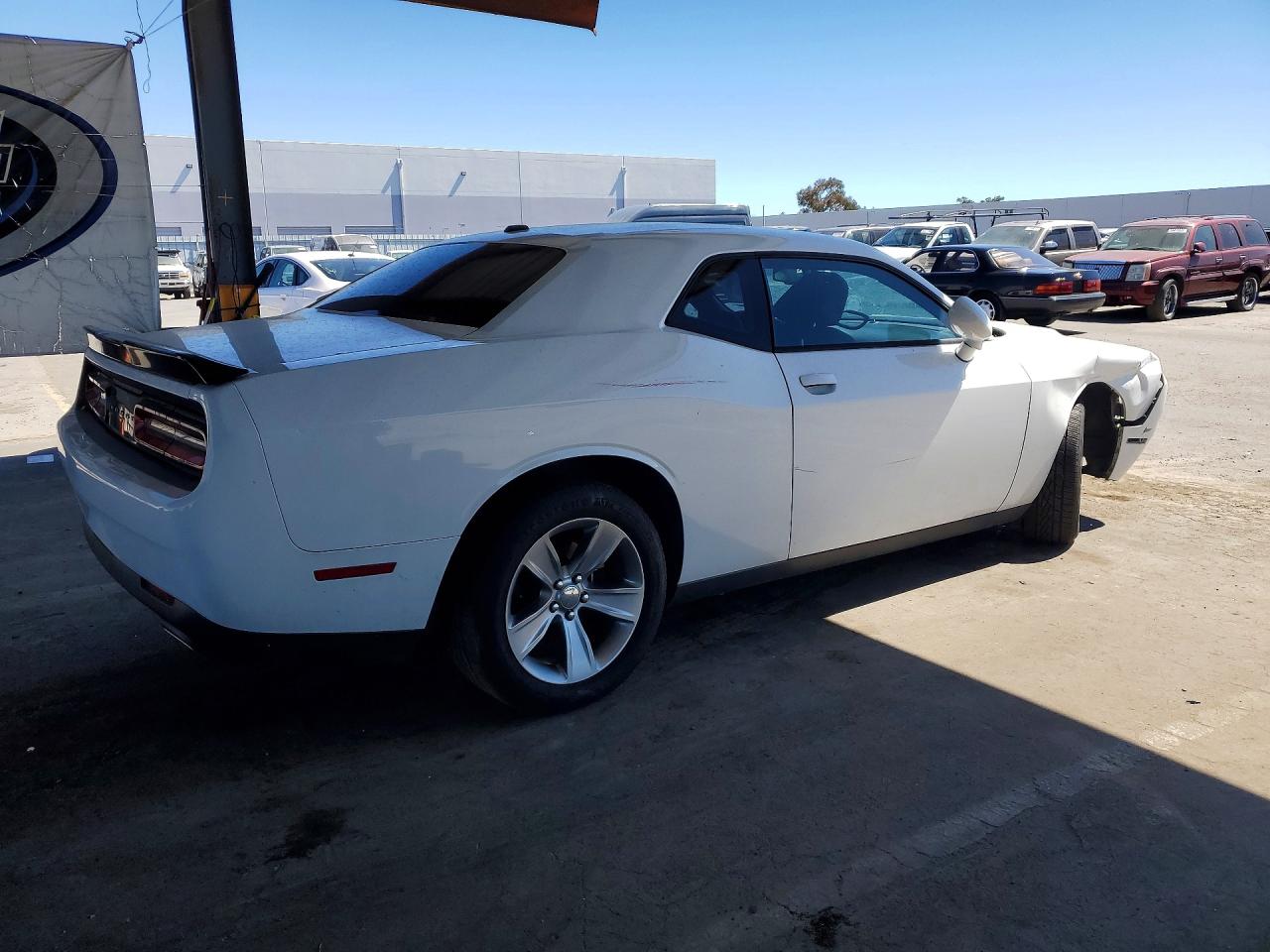 2015 Dodge Challenger Sxt White vin: 2C3CDZAG4FH740306