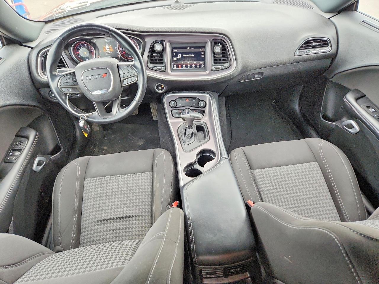2021 Dodge Challenger Sxt Orange vin: 2C3CDZAG4MH506311
