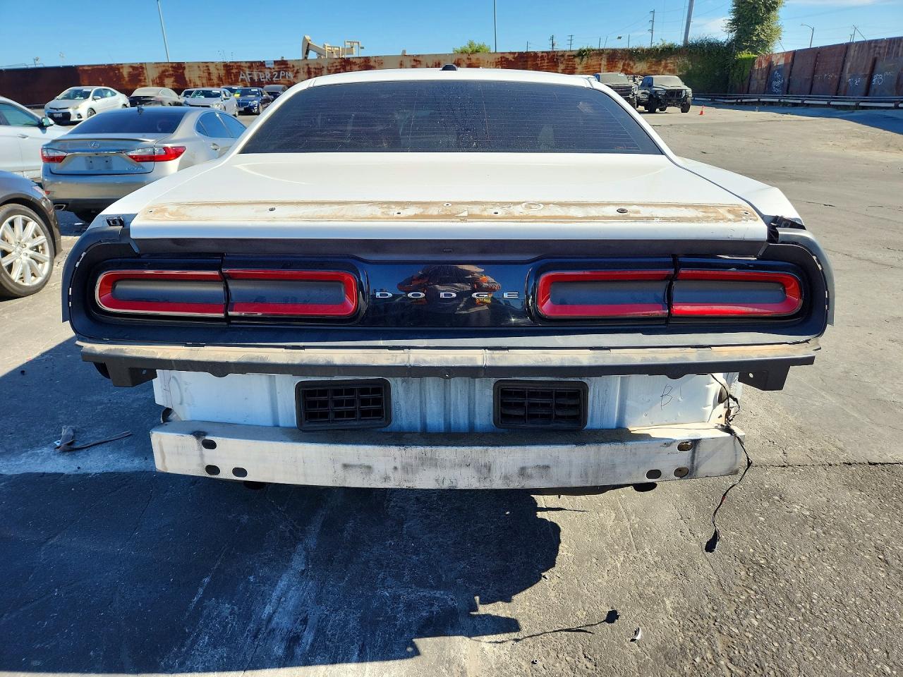 2015 Dodge Challenger Sxt White vin: 2C3CDZAG5FH740346