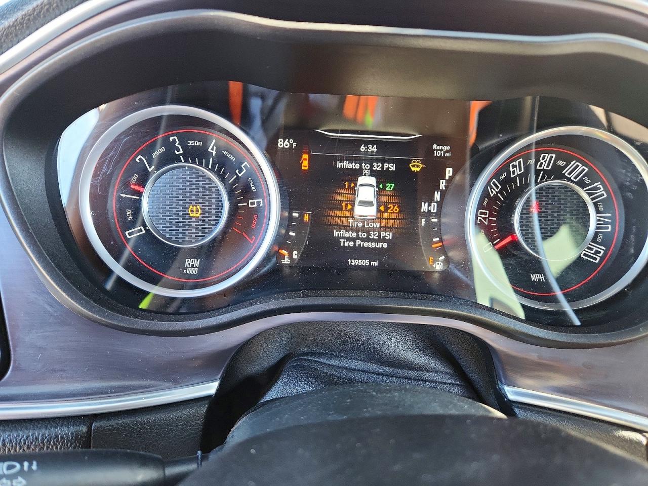 2015 Dodge Challenger Sxt White vin: 2C3CDZAG5FH740346