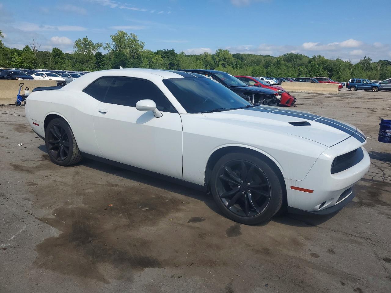 2016 Dodge Challenger Sxt White vin: 2C3CDZAG5GH184959