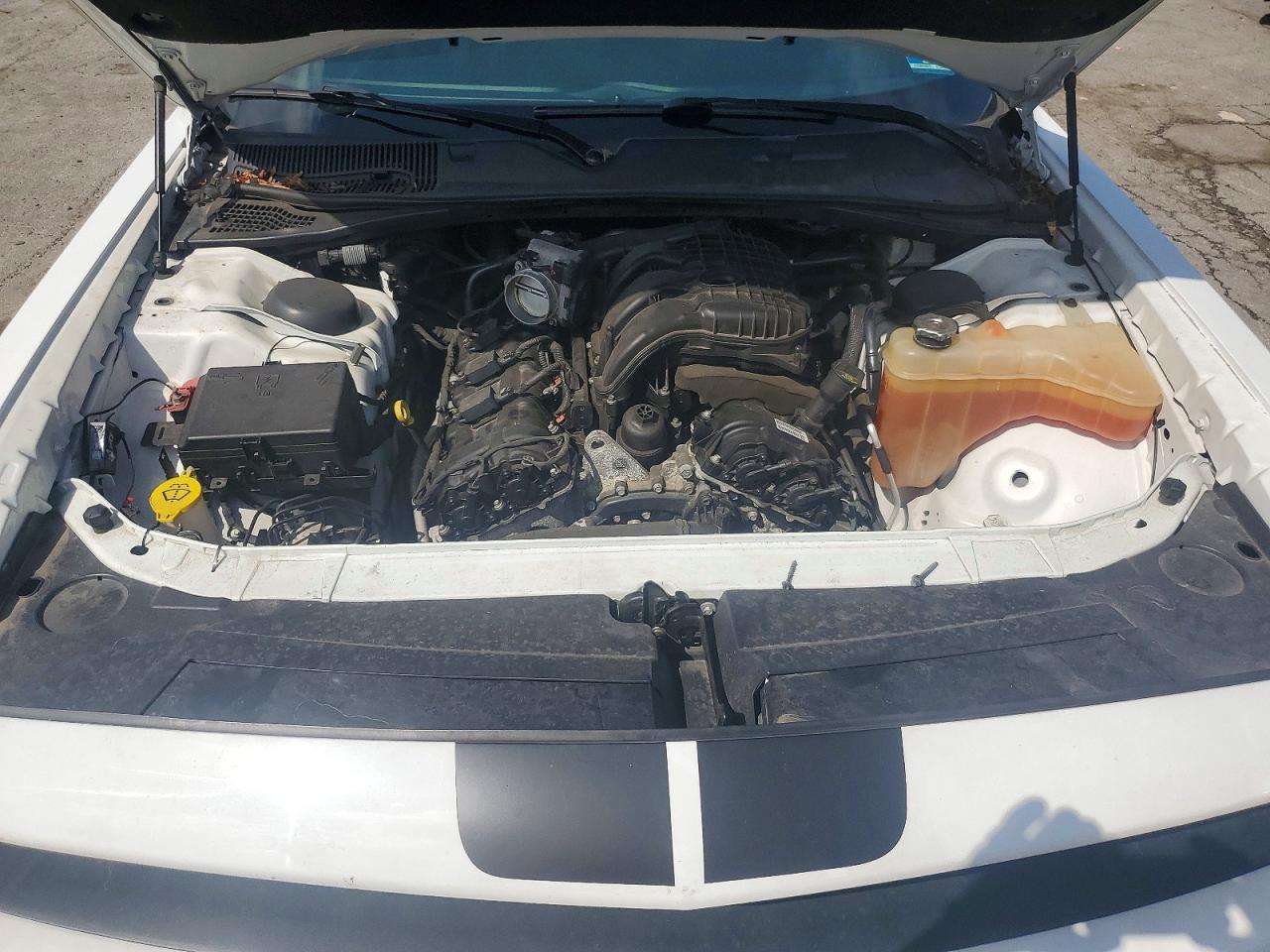 2016 Dodge Challenger Sxt White vin: 2C3CDZAG5GH184959