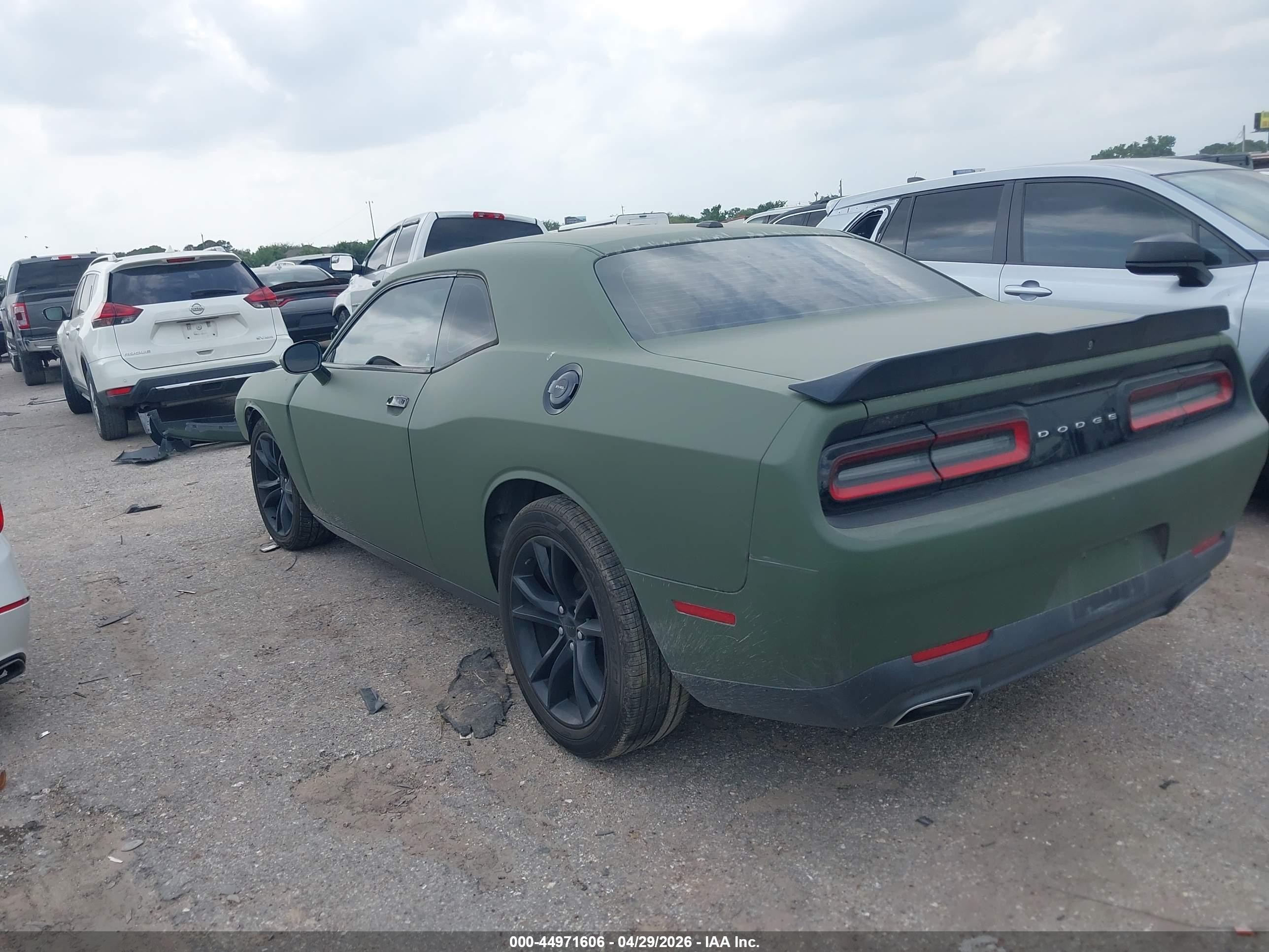 2016 Dodge Challenger Sxt Green vin: 2C3CDZAG5GH232184