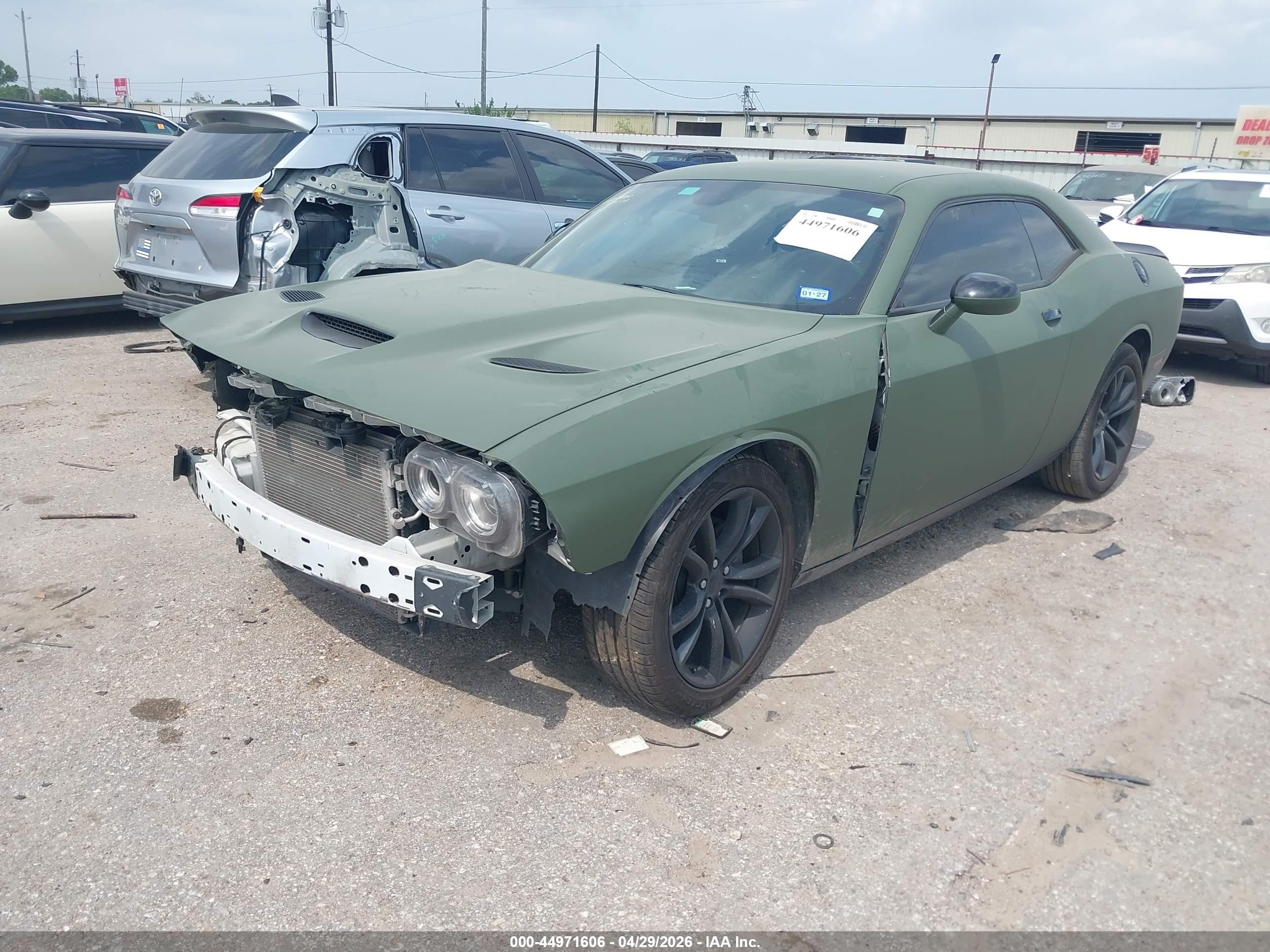 2016 Dodge Challenger Sxt Green vin: 2C3CDZAG5GH232184