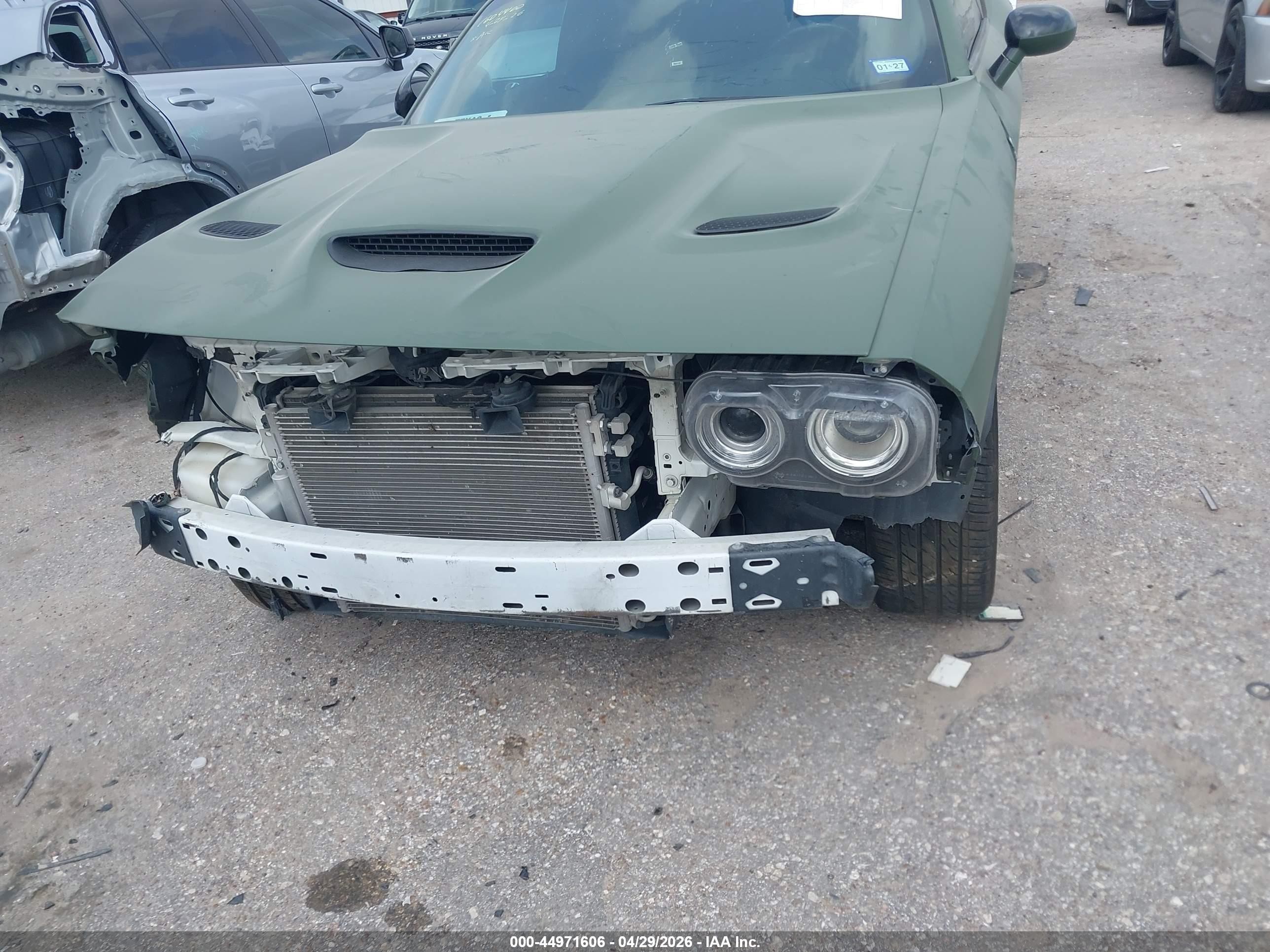 2016 Dodge Challenger Sxt Green vin: 2C3CDZAG5GH232184