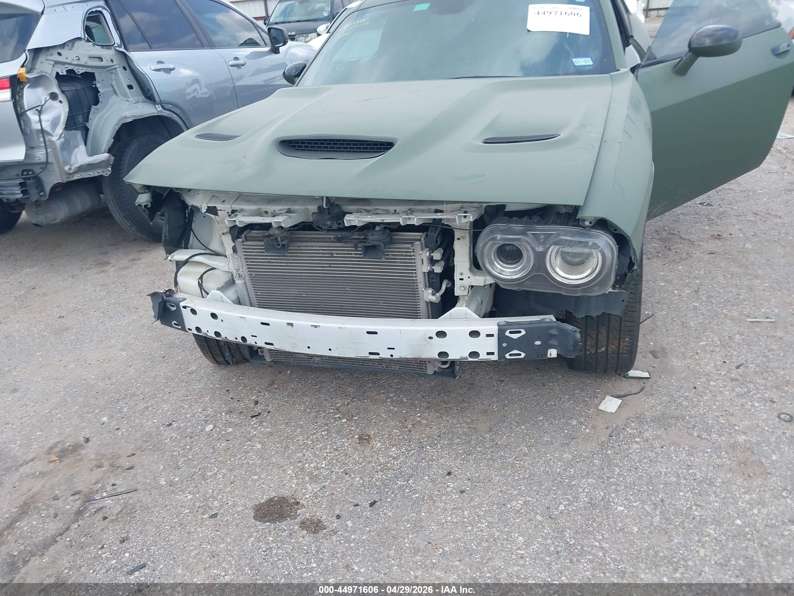 2016 Dodge Challenger Sxt Green vin: 2C3CDZAG5GH232184