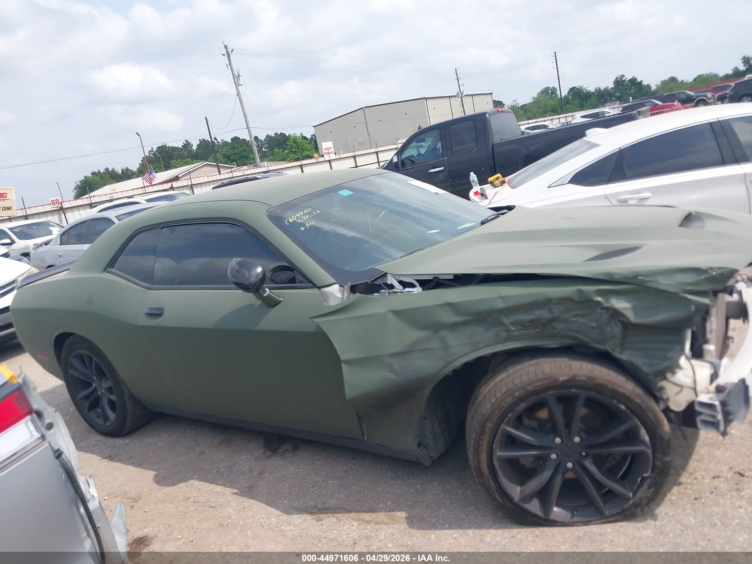 2016 Dodge Challenger Sxt Green vin: 2C3CDZAG5GH232184