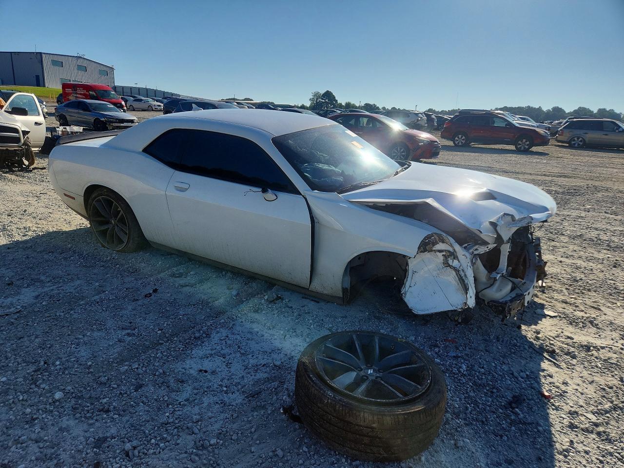 2017 Dodge Challenger Sxt White vin: 2C3CDZAG5HH573960