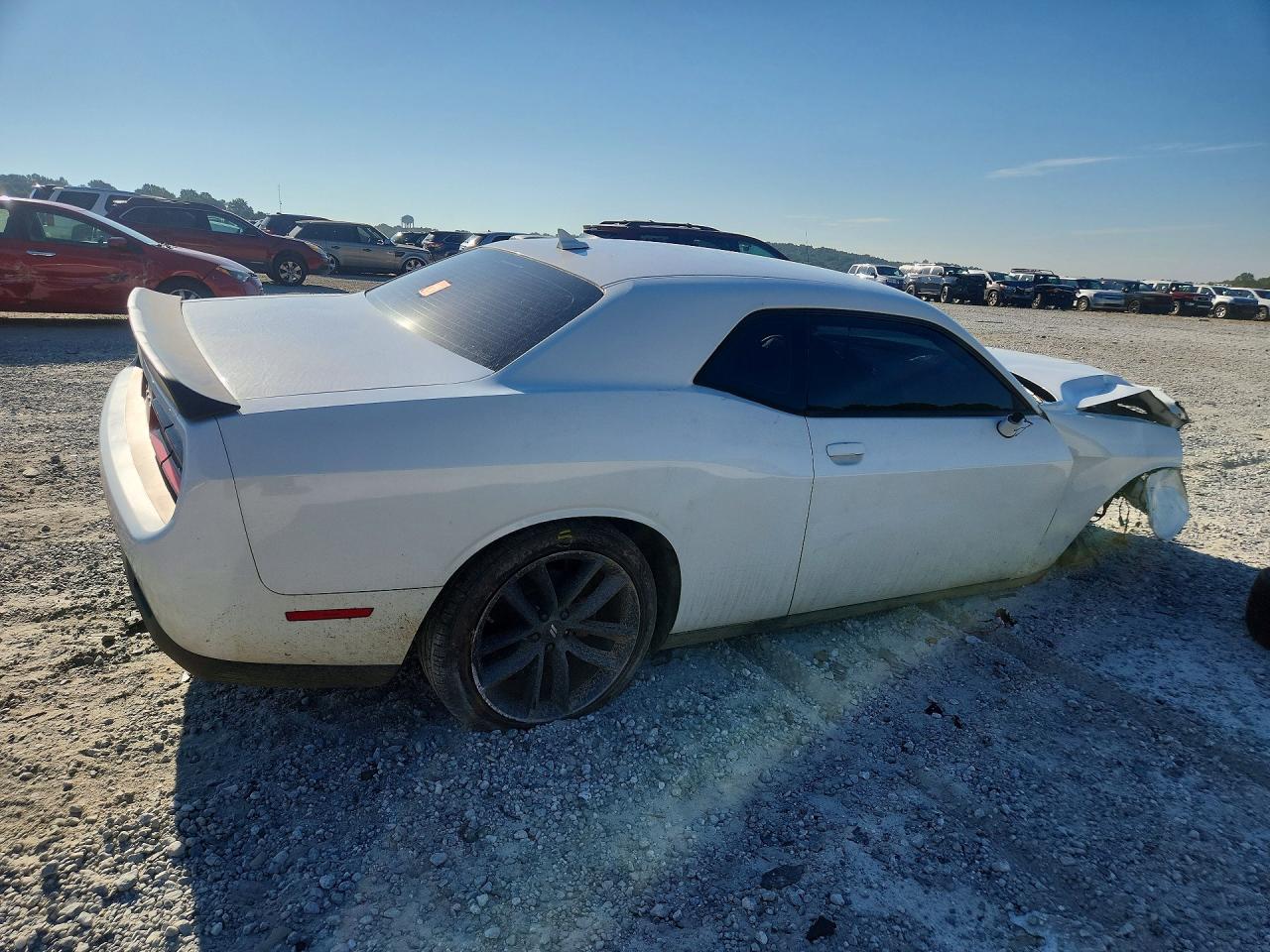 2017 Dodge Challenger Sxt White vin: 2C3CDZAG5HH573960