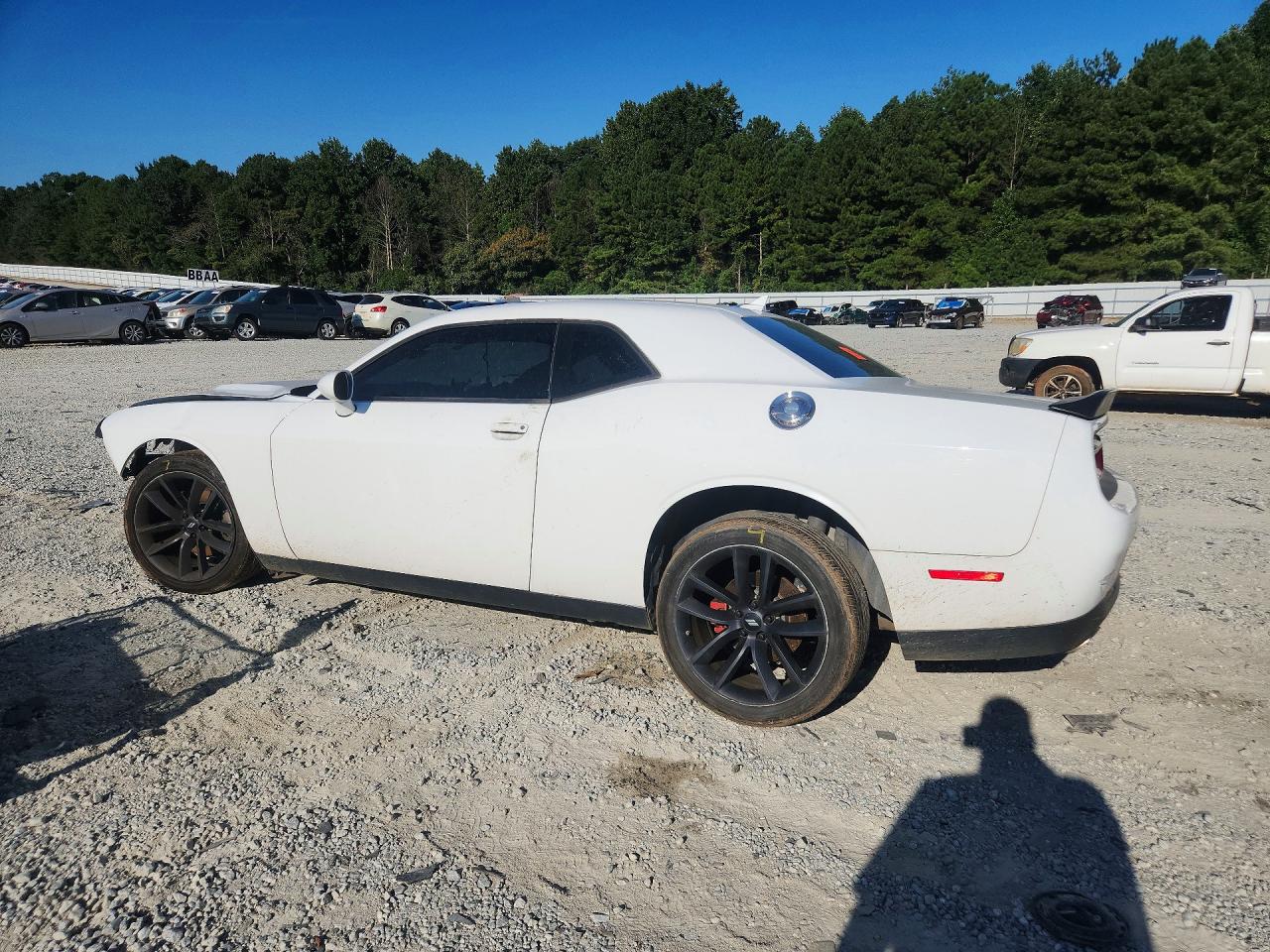 2017 Dodge Challenger Sxt White vin: 2C3CDZAG5HH573960