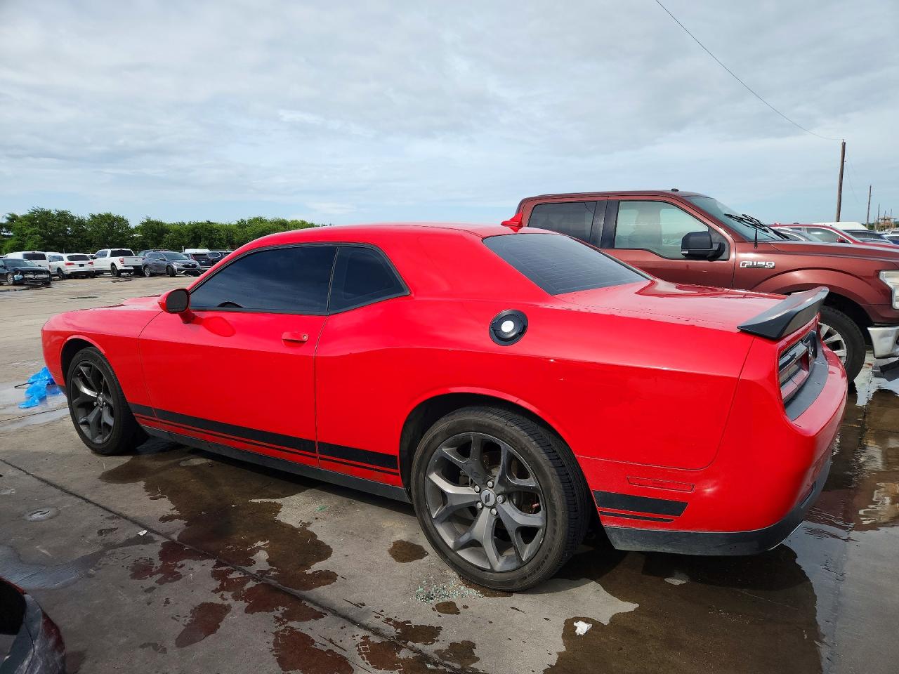 2017 Dodge Challenger Sxt Red vin: 2C3CDZAG5HH636068