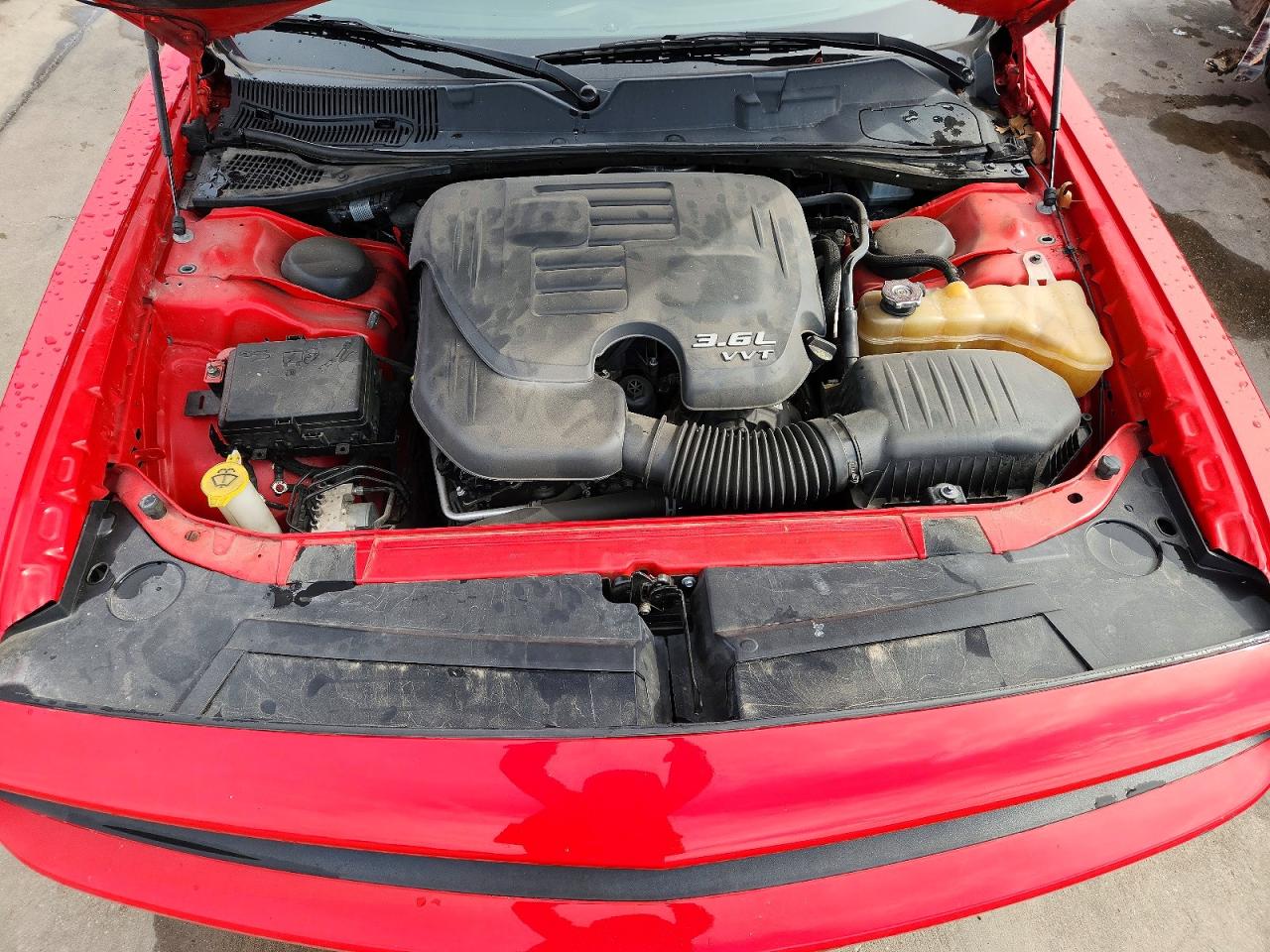 2017 Dodge Challenger Sxt Red vin: 2C3CDZAG5HH636068