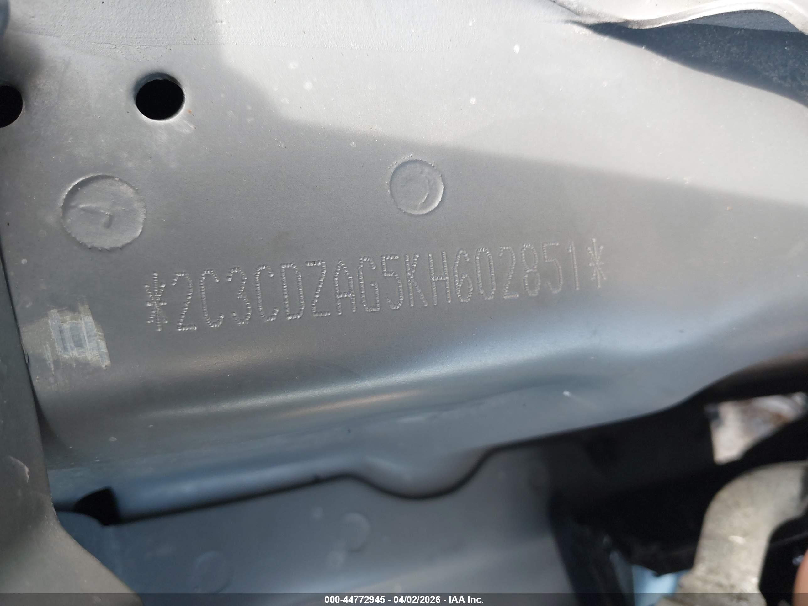 2019 Dodge Challenger Sxt Серый vin: 2C3CDZAG5KH602851