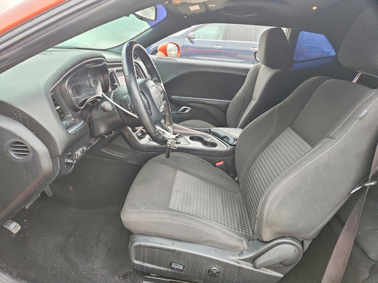 2020 Dodge Challenger Sxt Orange vin: 2C3CDZAG5LH176239