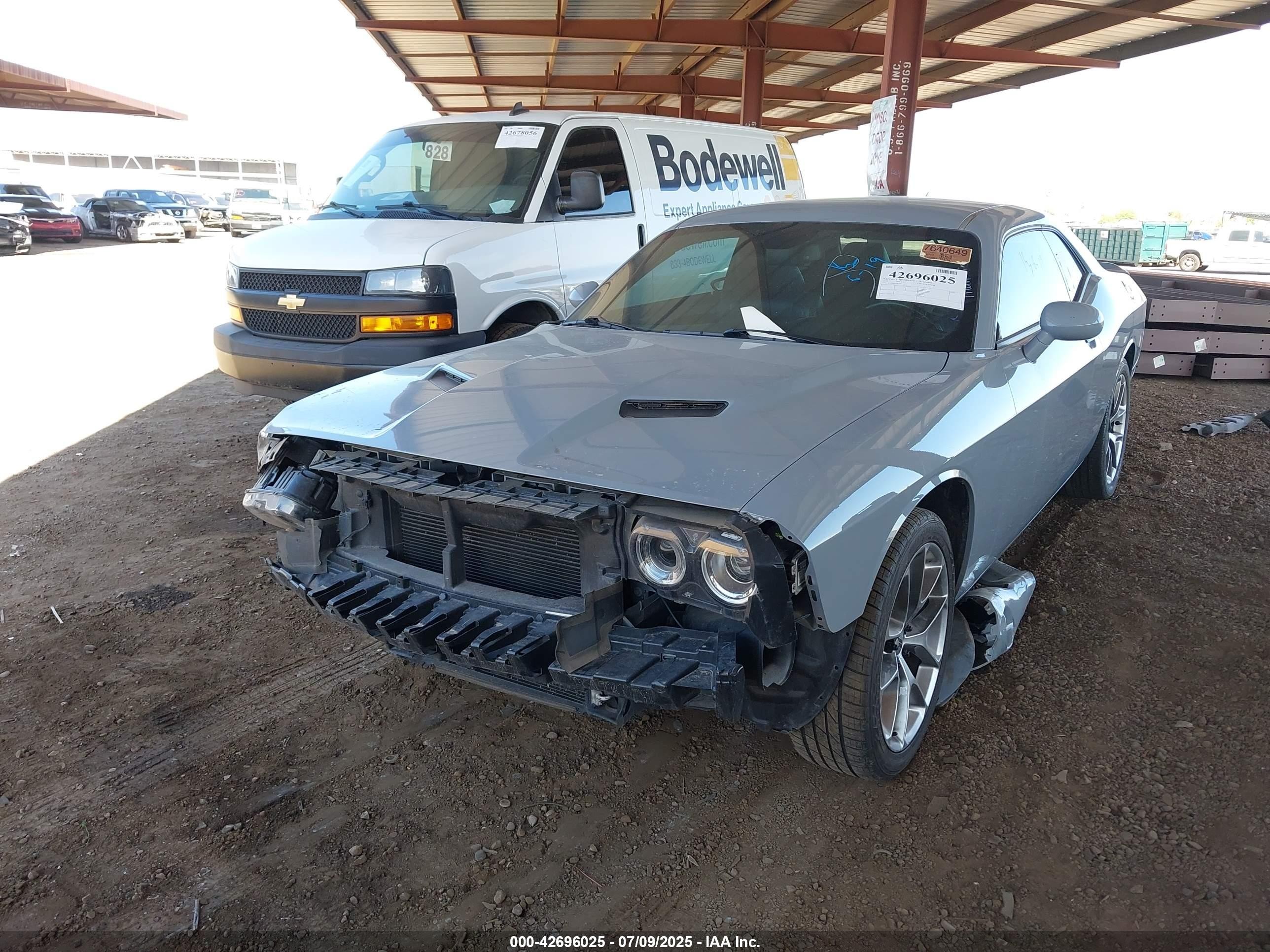 2020 Dodge Challenger Sxt Gray vin: 2C3CDZAG5LH213645
