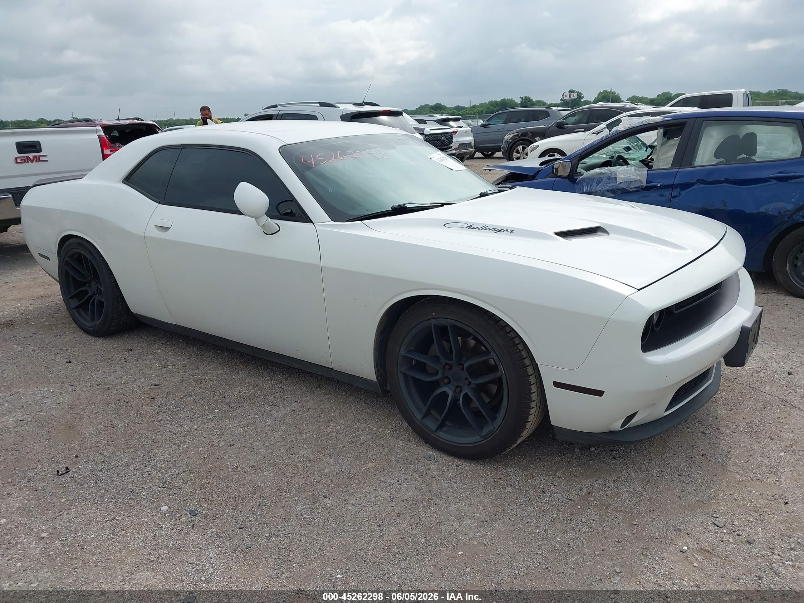2015 Dodge Challenger Sxt White vin: 2C3CDZAG6FH737360