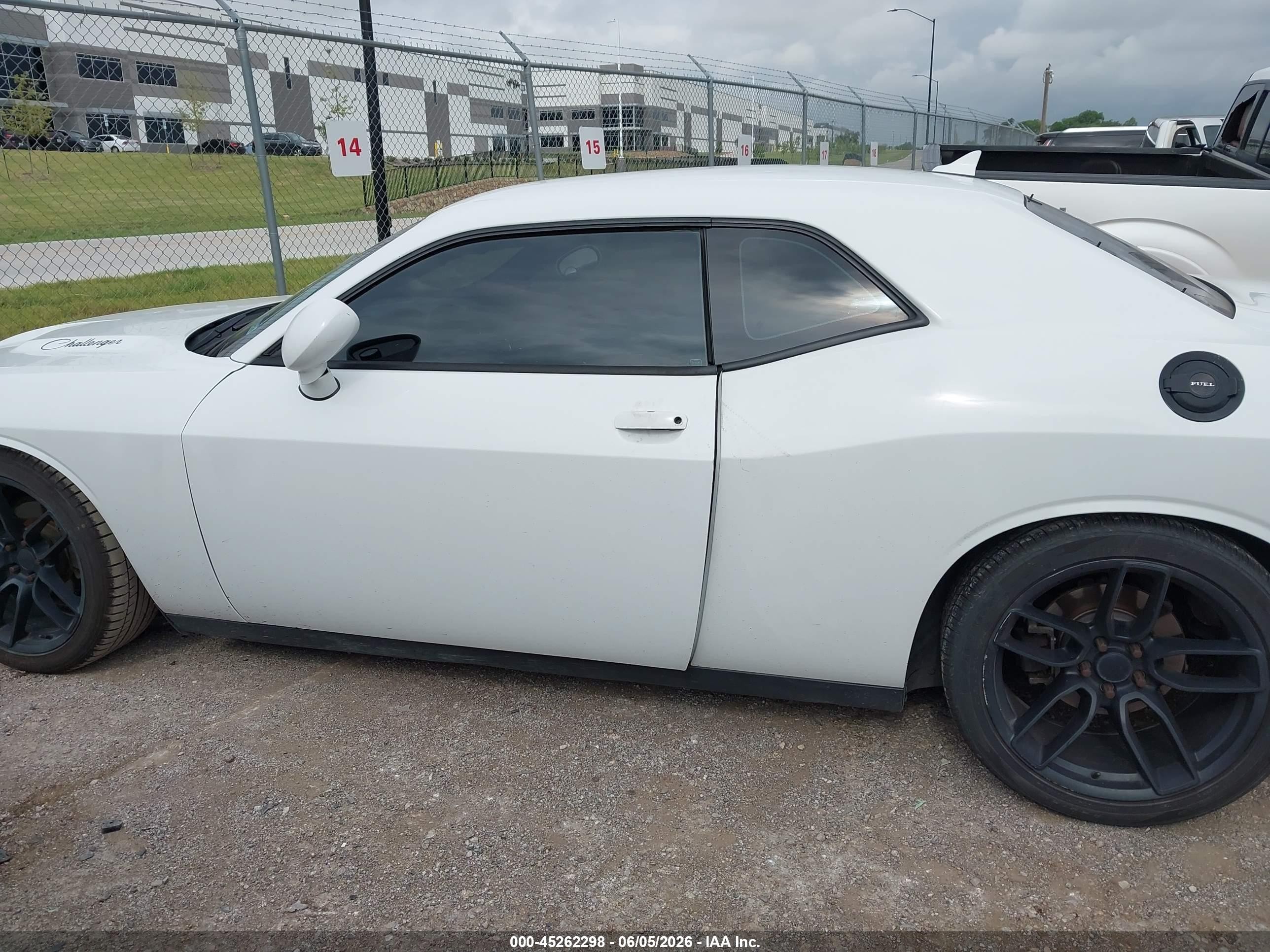 2015 Dodge Challenger Sxt White vin: 2C3CDZAG6FH737360