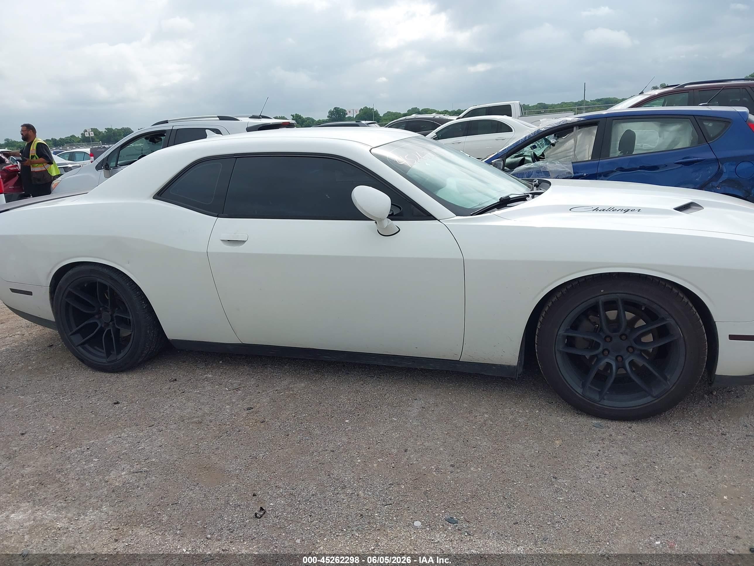 2015 Dodge Challenger Sxt White vin: 2C3CDZAG6FH737360