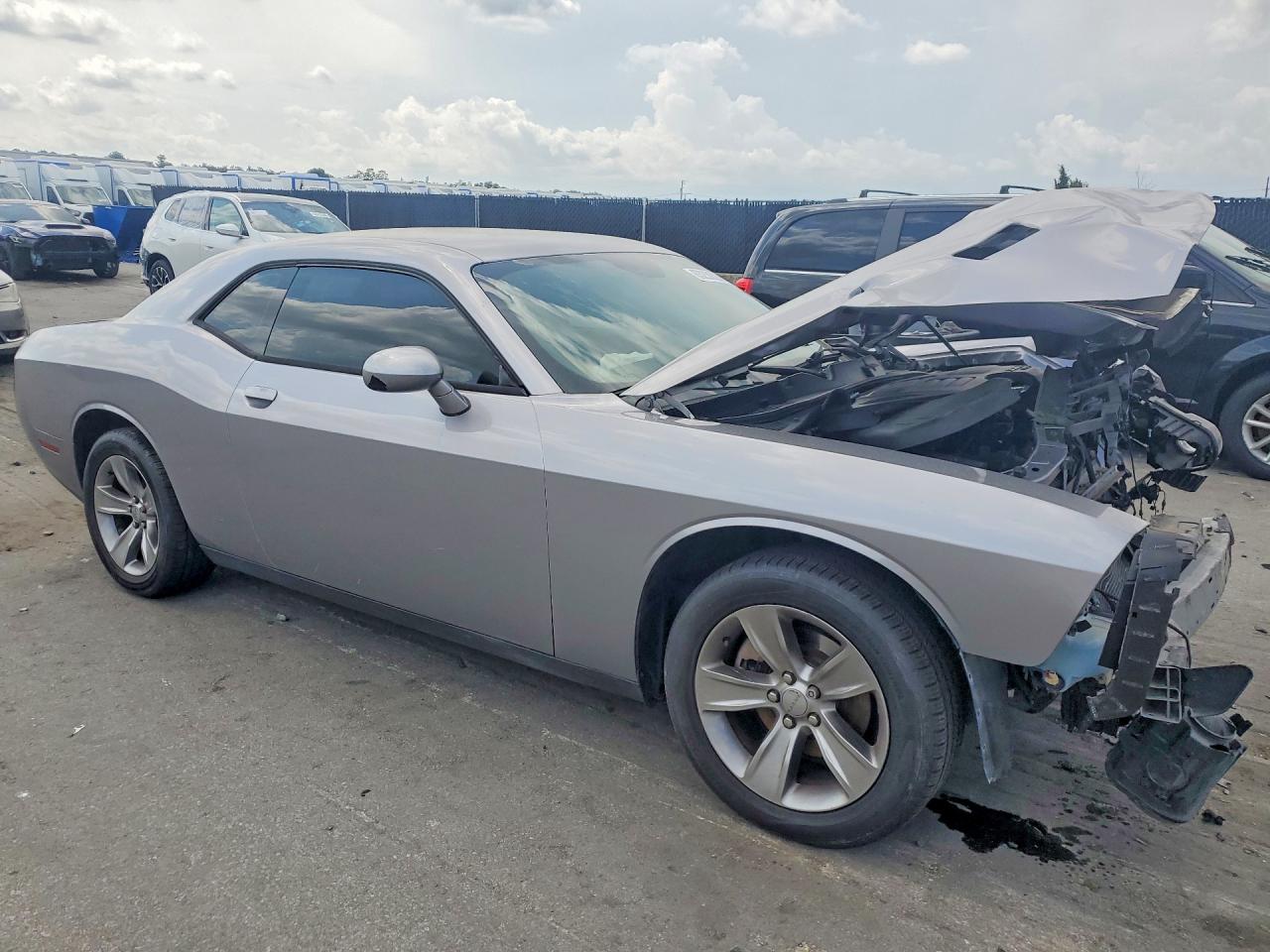 2015 Dodge Challenger Sxt Silver vin: 2C3CDZAG6FH811392