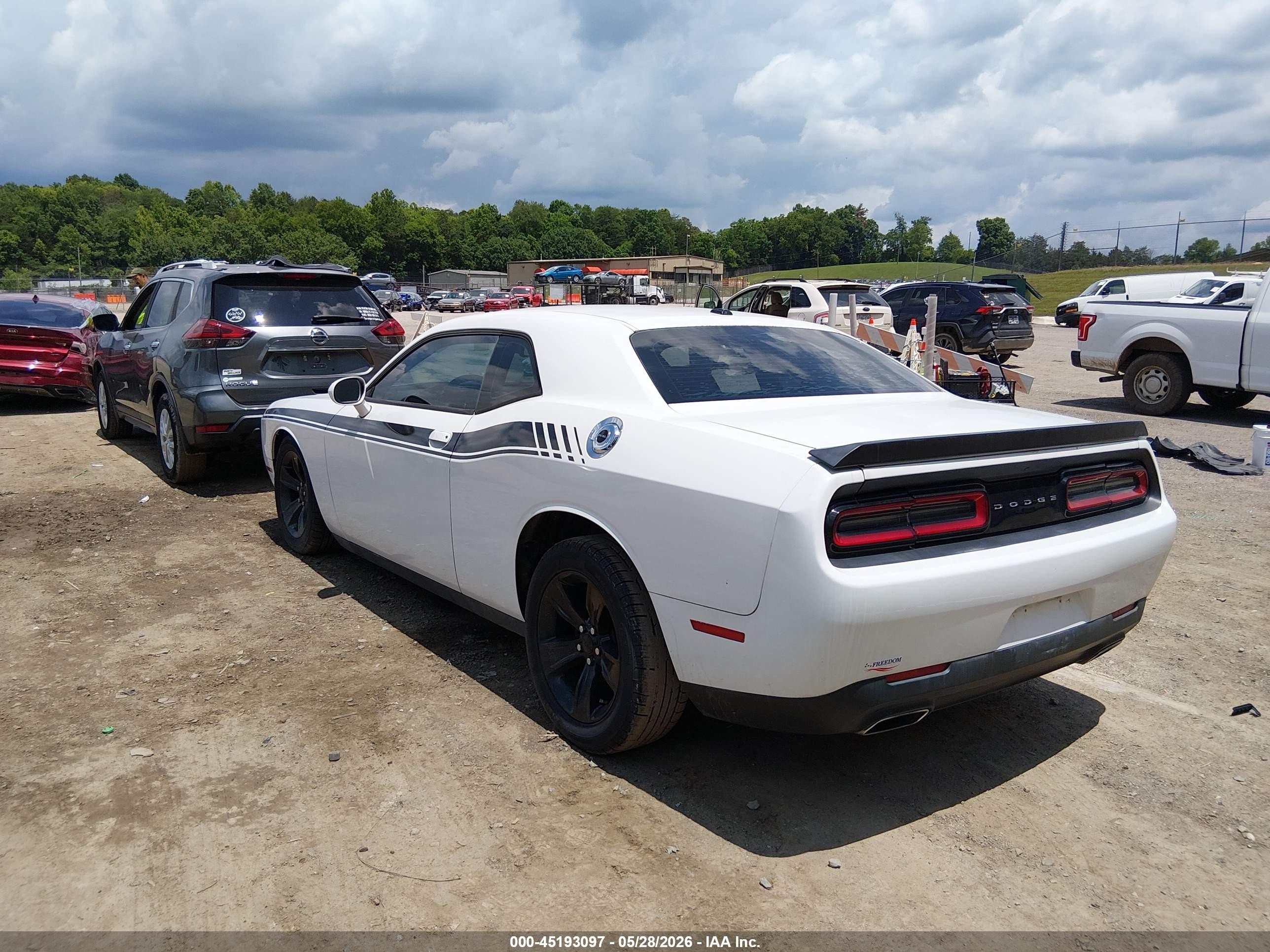 2015 Dodge Challenger Sxt White vin: 2C3CDZAG6FH821128