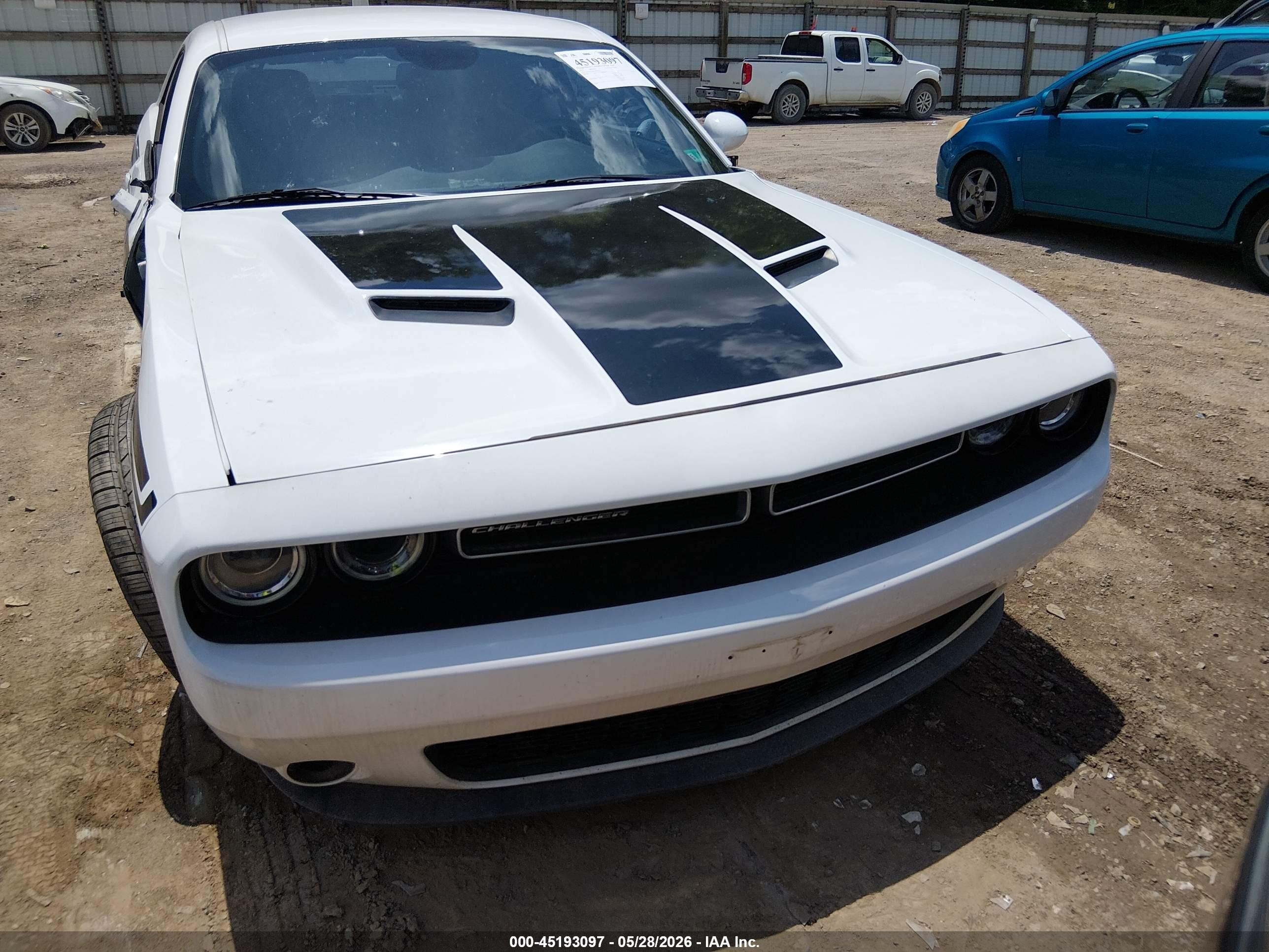 2015 Dodge Challenger Sxt White vin: 2C3CDZAG6FH821128