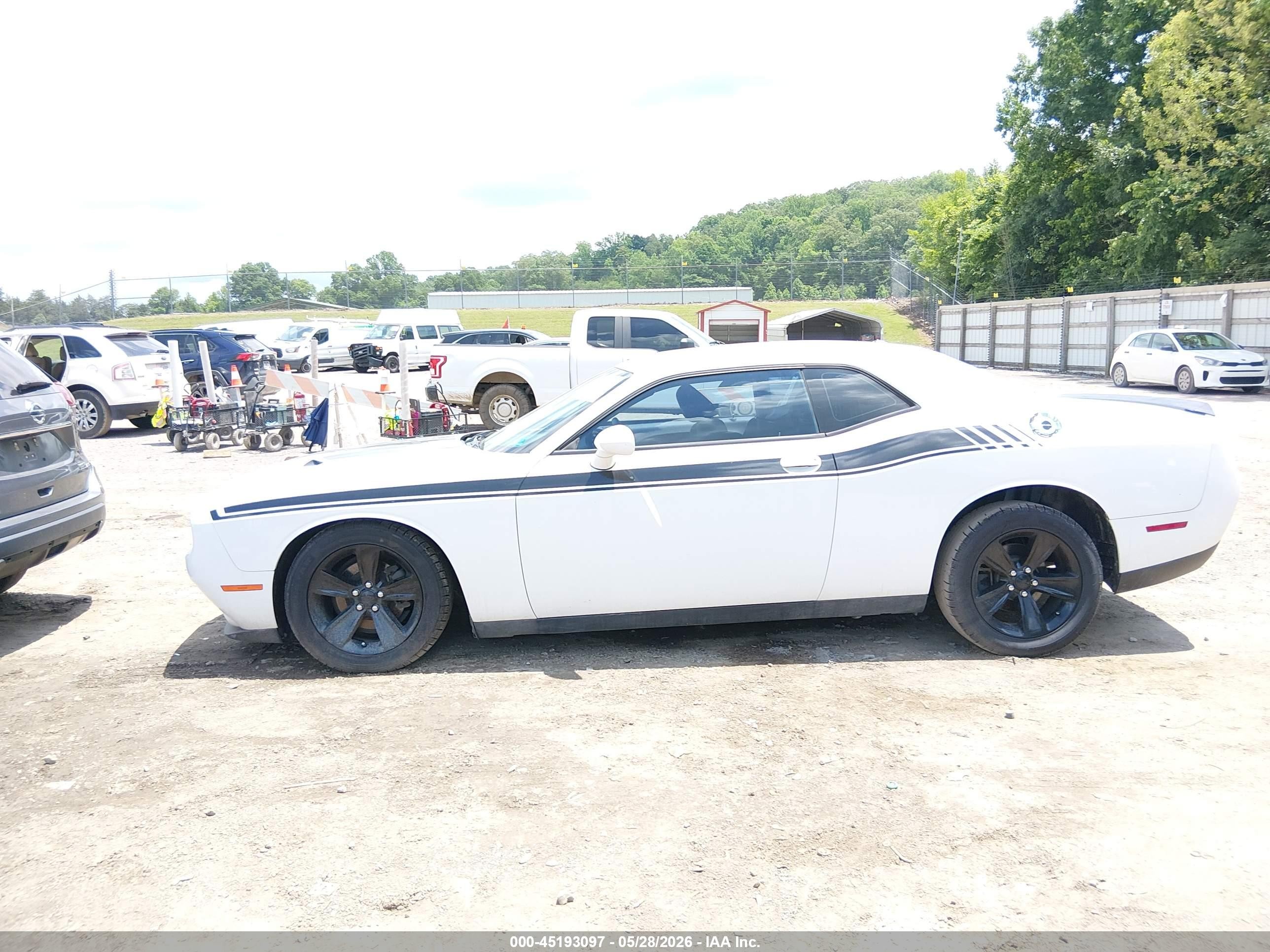 2015 Dodge Challenger Sxt White vin: 2C3CDZAG6FH821128