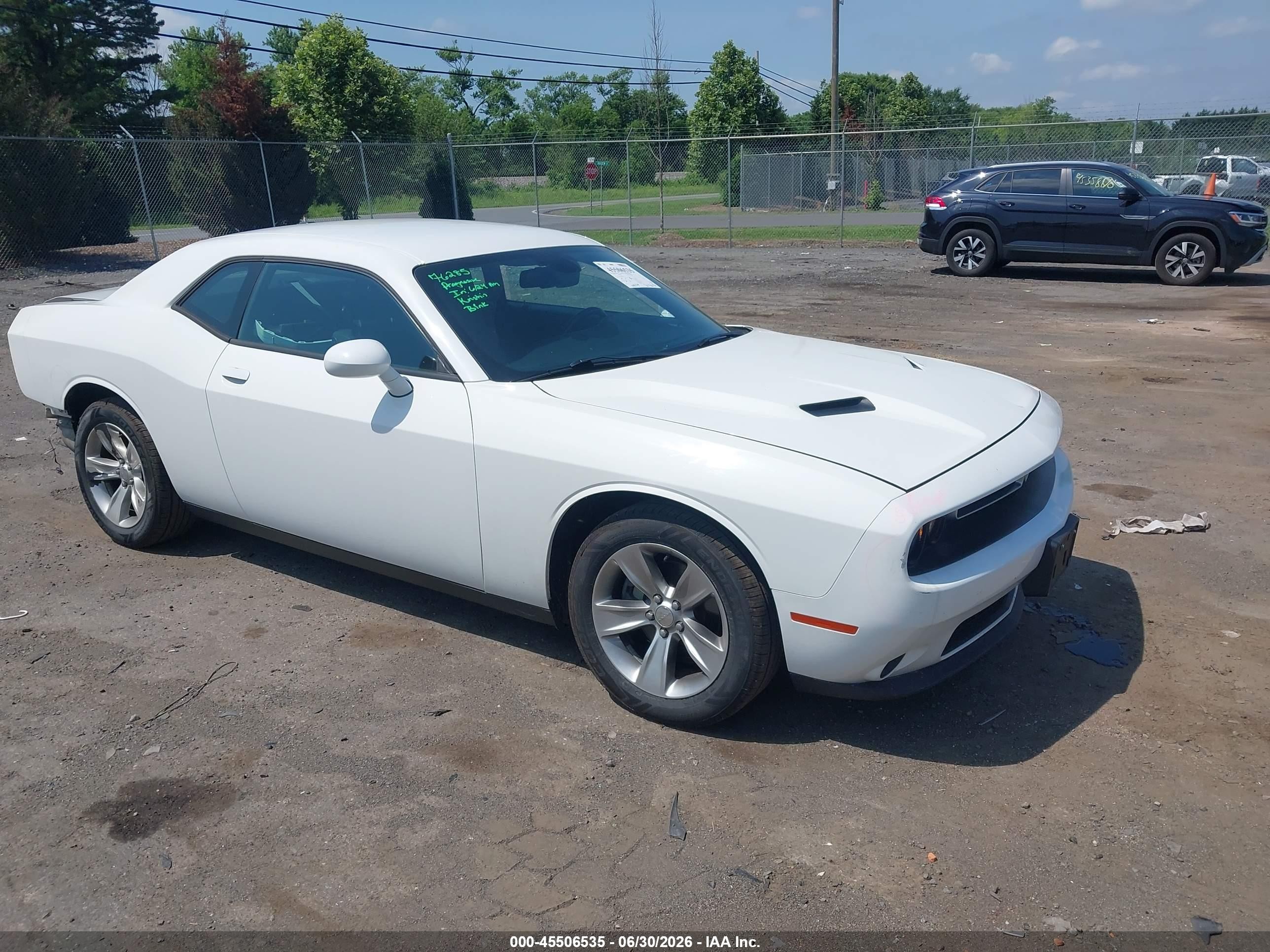 2015 Dodge Challenger Sxt White vin: 2C3CDZAG6FH894631