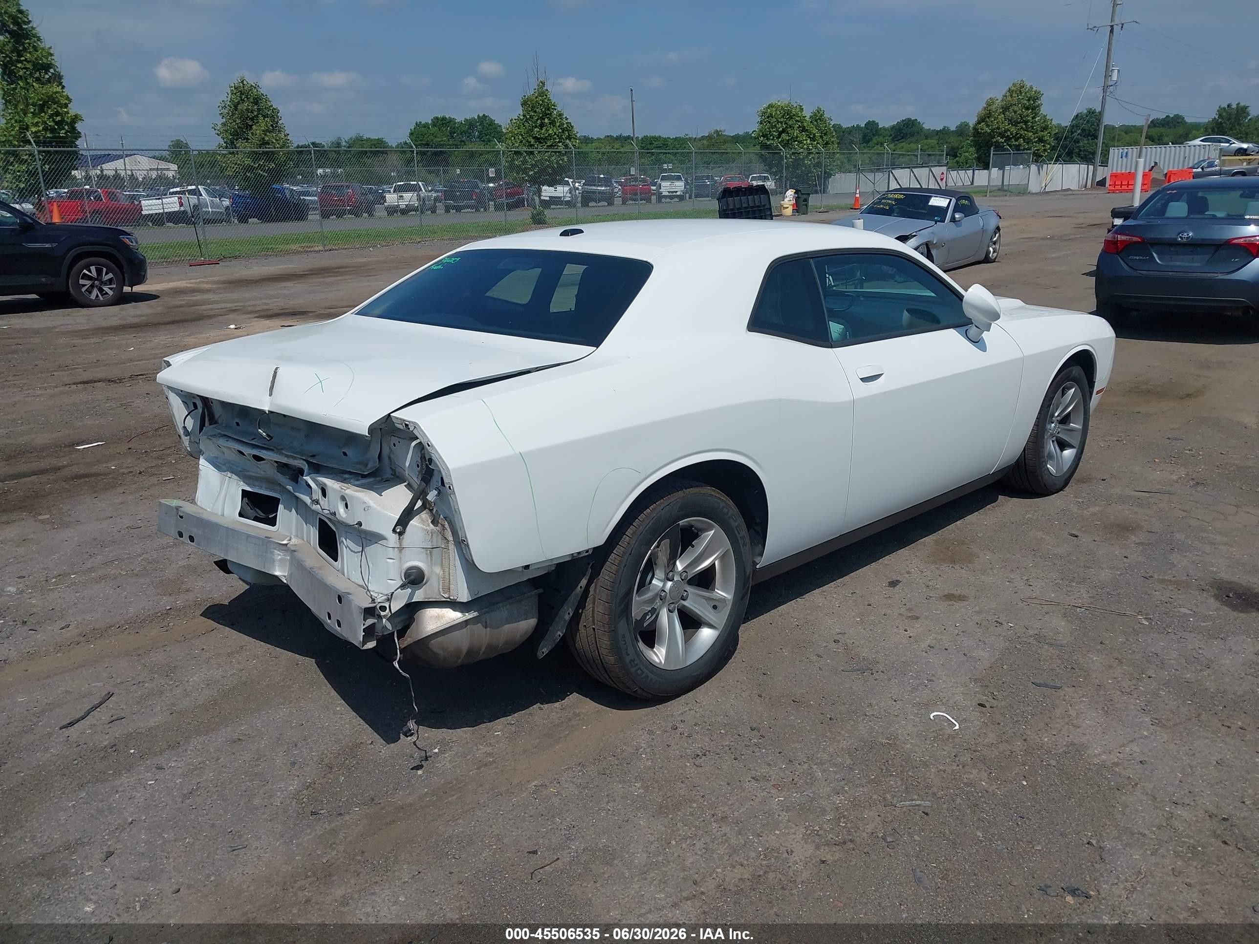 2015 Dodge Challenger Sxt White vin: 2C3CDZAG6FH894631