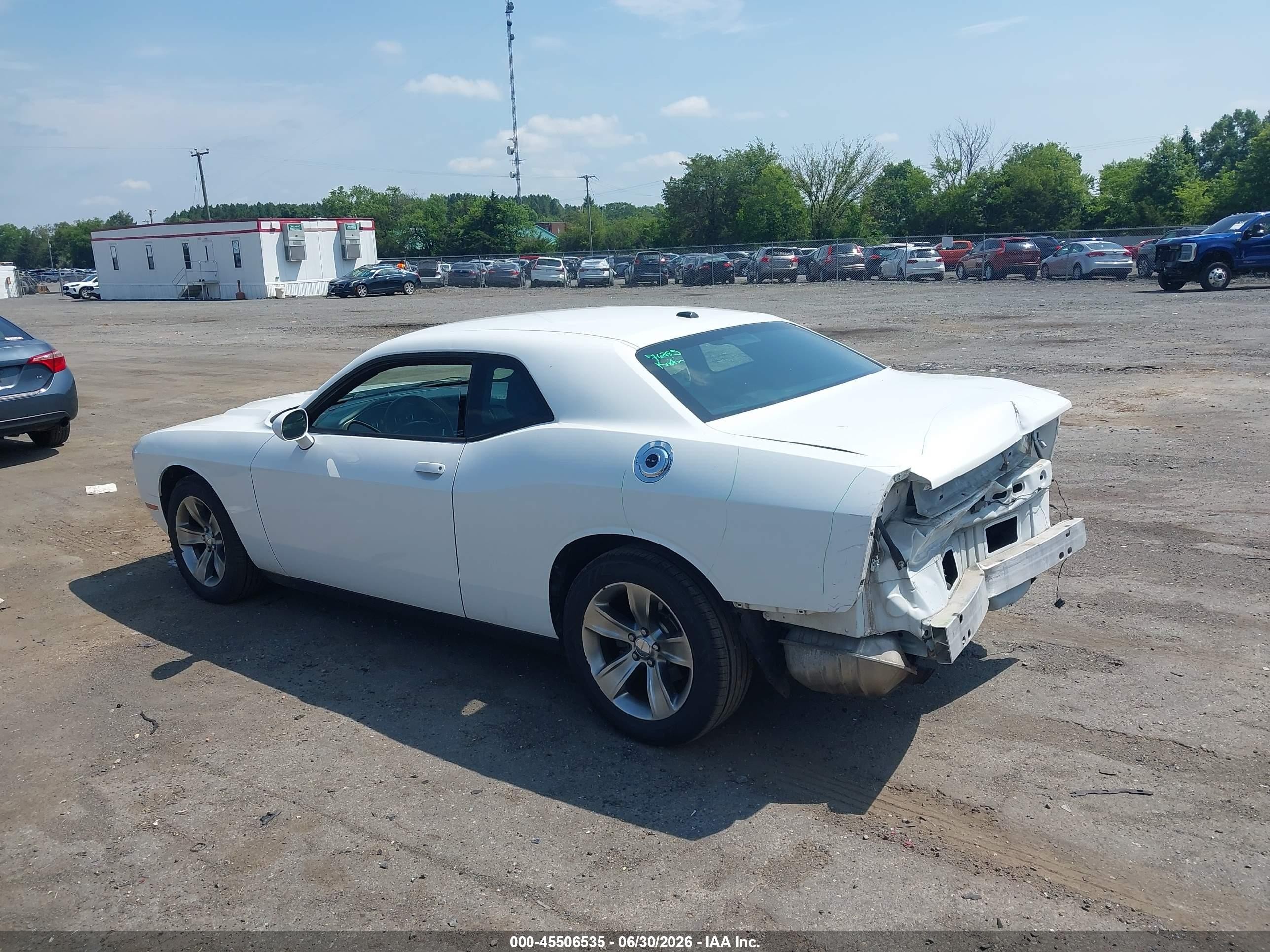 2015 Dodge Challenger Sxt White vin: 2C3CDZAG6FH894631