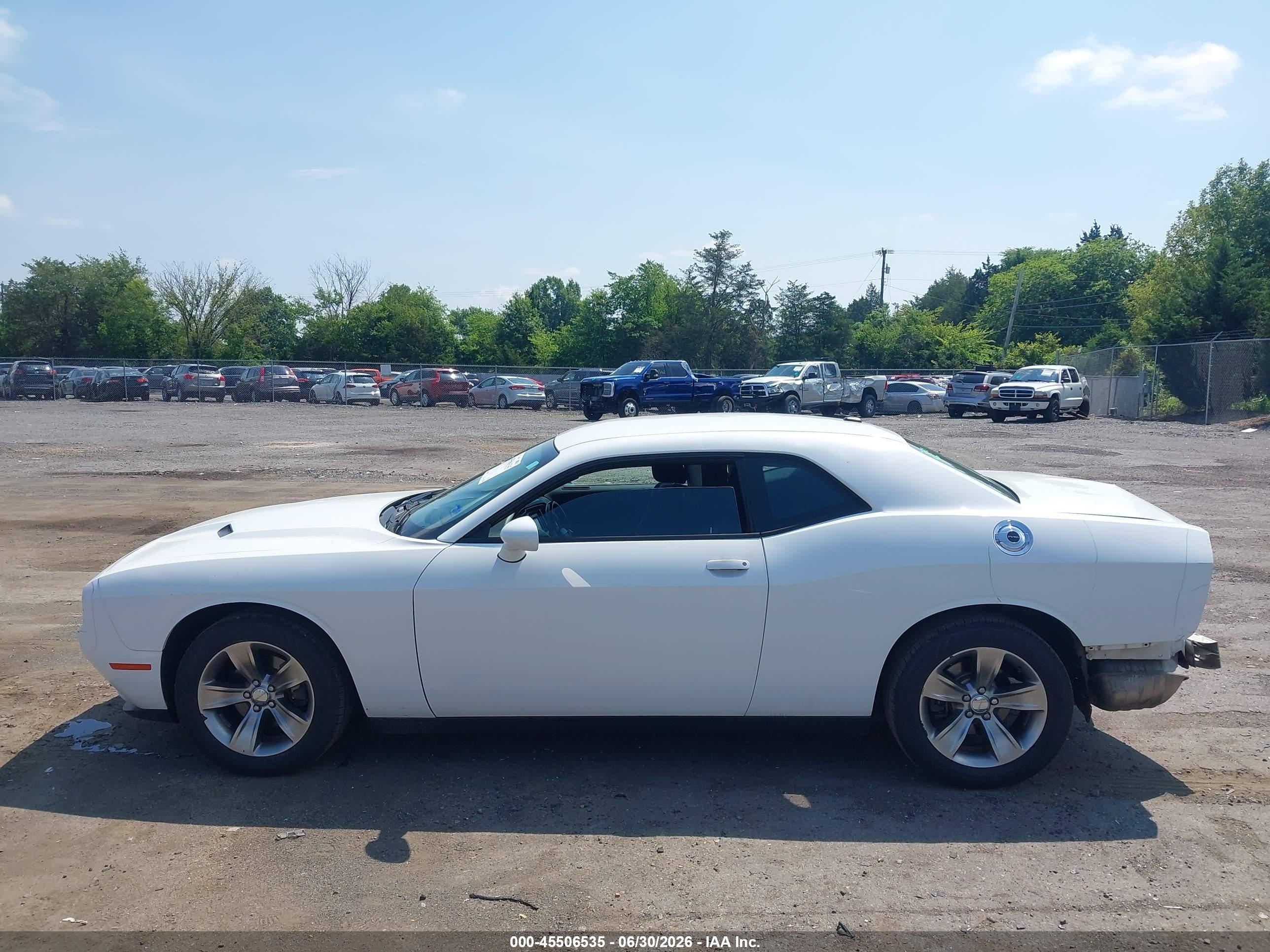 2015 Dodge Challenger Sxt White vin: 2C3CDZAG6FH894631
