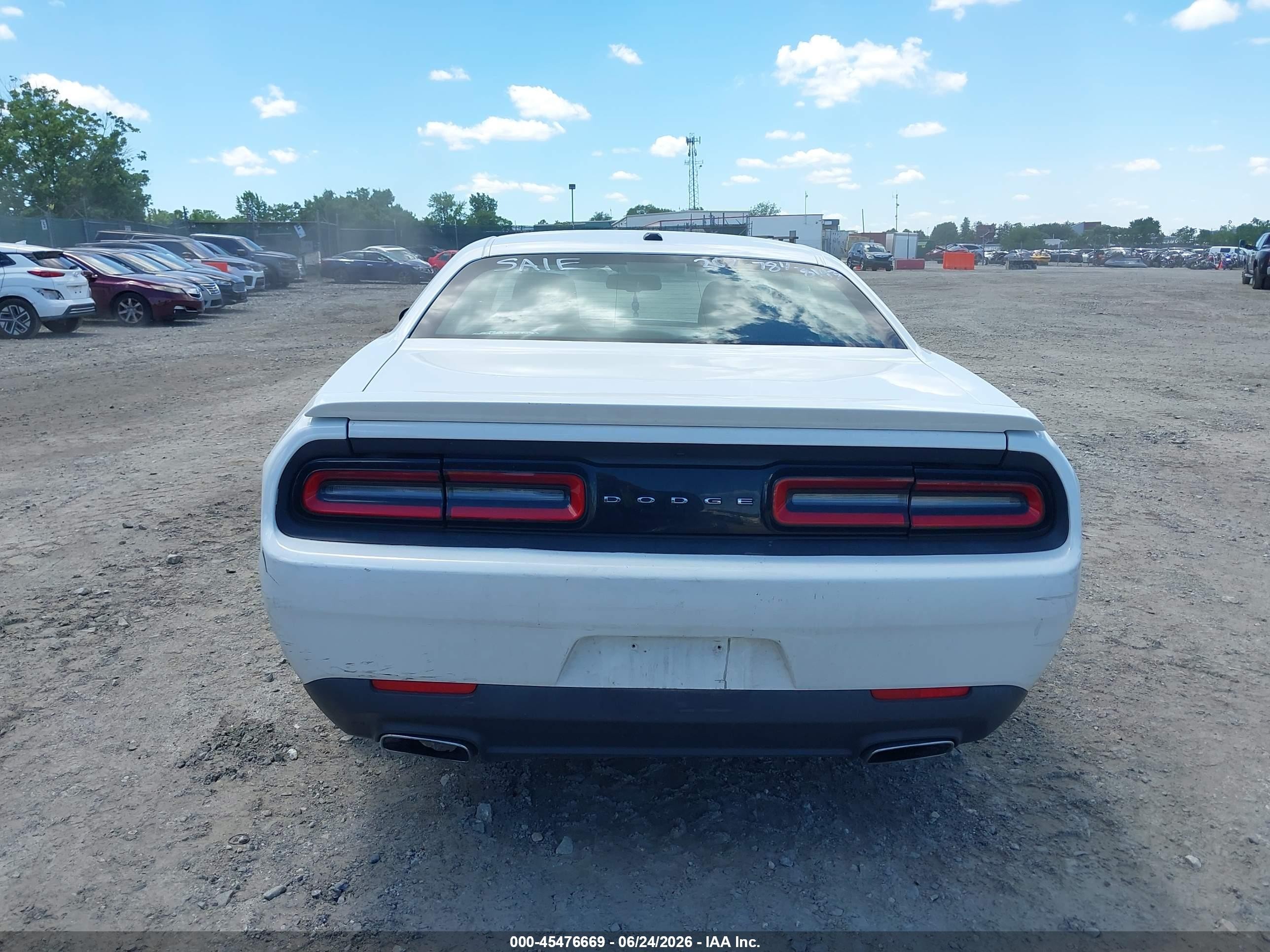 2015 Dodge Challenger Sxt Белый vin: 2C3CDZAG7FH873660
