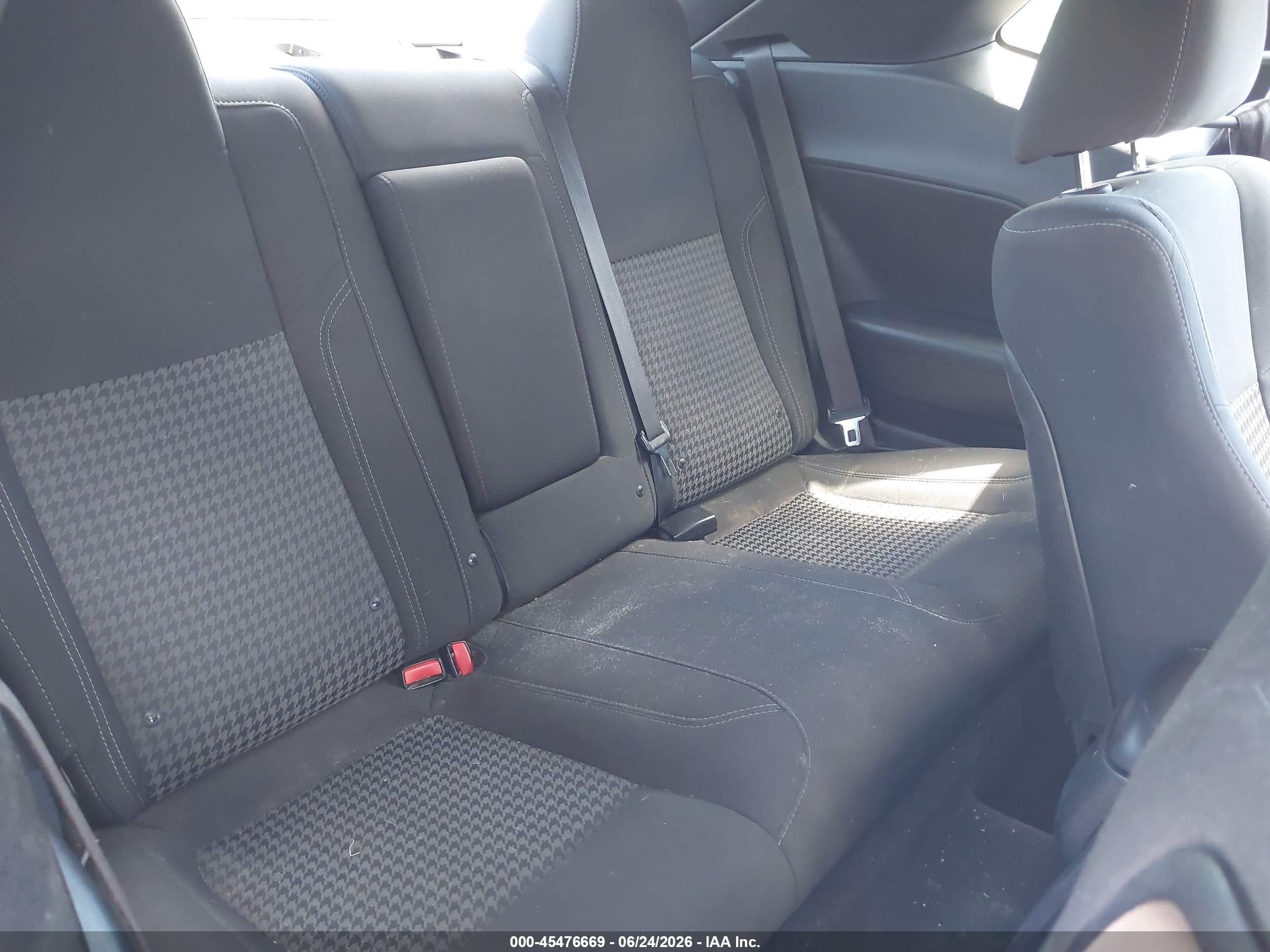 2015 Dodge Challenger Sxt Белый vin: 2C3CDZAG7FH873660