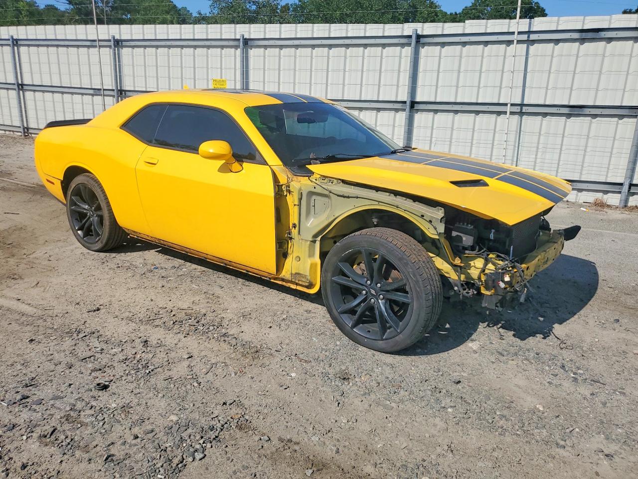 2017 Dodge Challenger Sxt Yellow vin: 2C3CDZAG7HH636430